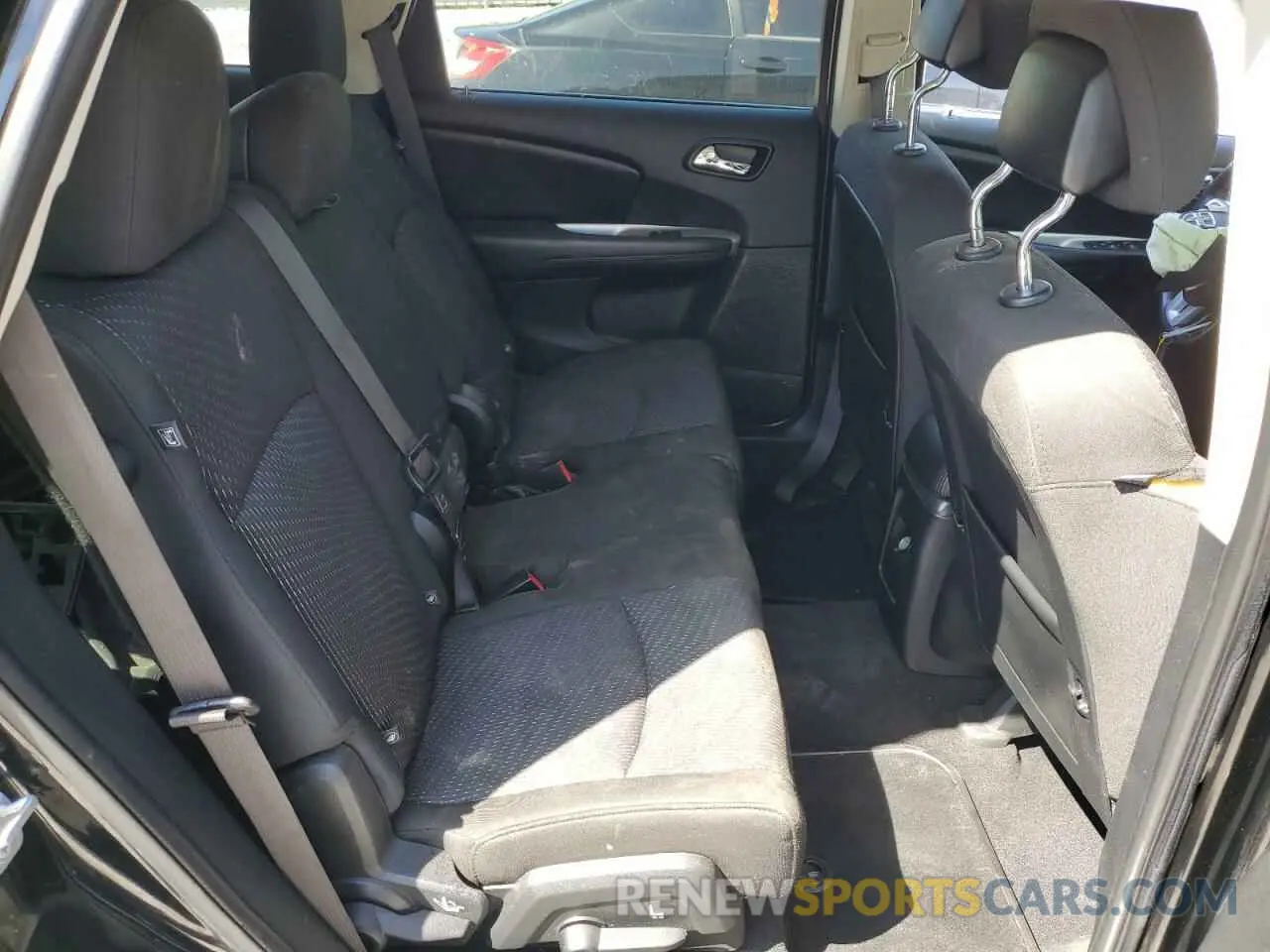 12 Photograph of a damaged car 3C4PDCBB5KT861344 DODGE JOURNEY 2019