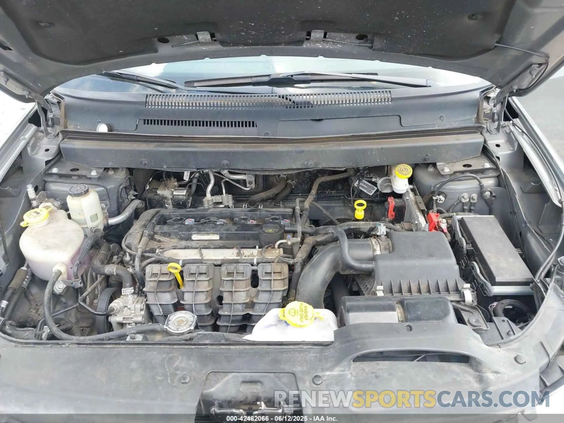 10 Photograph of a damaged car 3C4PDCBB5KT868388 DODGE JOURNEY 2019
