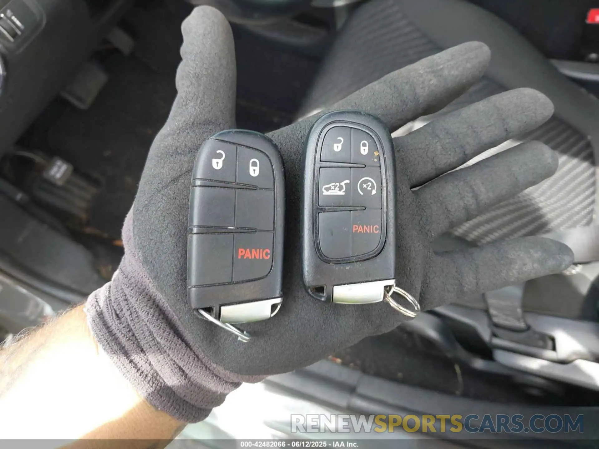 11 Photograph of a damaged car 3C4PDCBB5KT868388 DODGE JOURNEY 2019