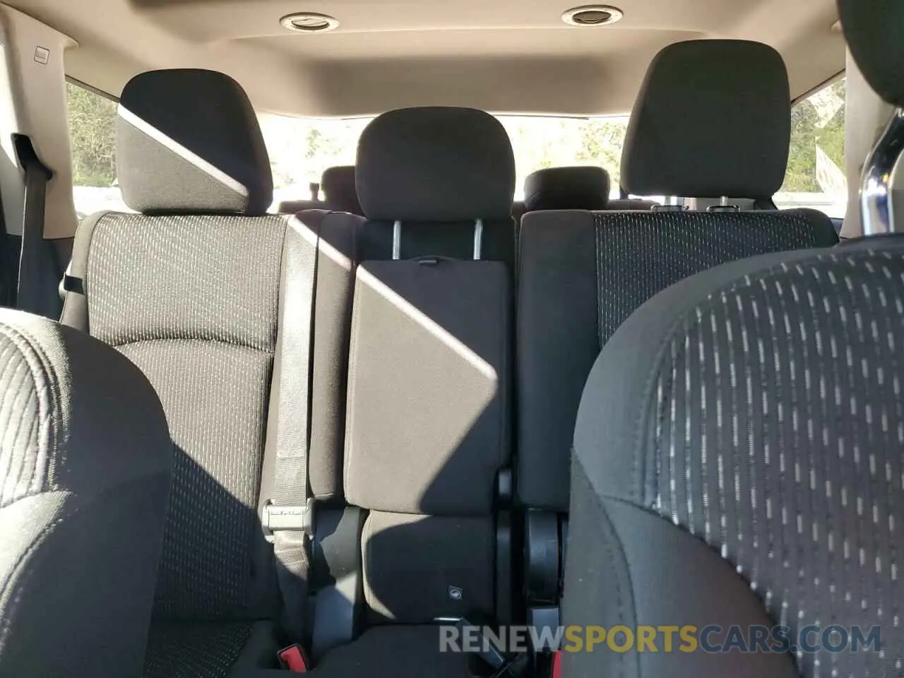 10 Photograph of a damaged car 3C4PDCBB5KT868567 DODGE JOURNEY 2019