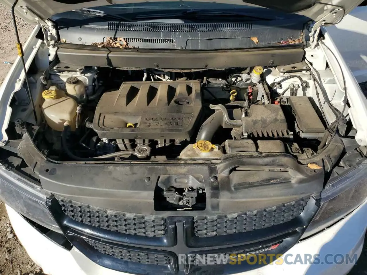 14 Photograph of a damaged car 3C4PDCBB5KT868567 DODGE JOURNEY 2019