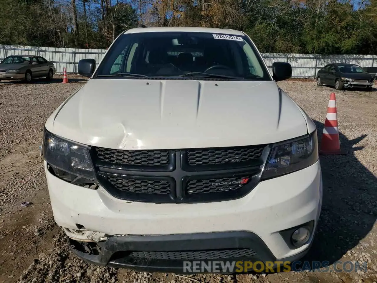 5 Photograph of a damaged car 3C4PDCBB5KT868567 DODGE JOURNEY 2019