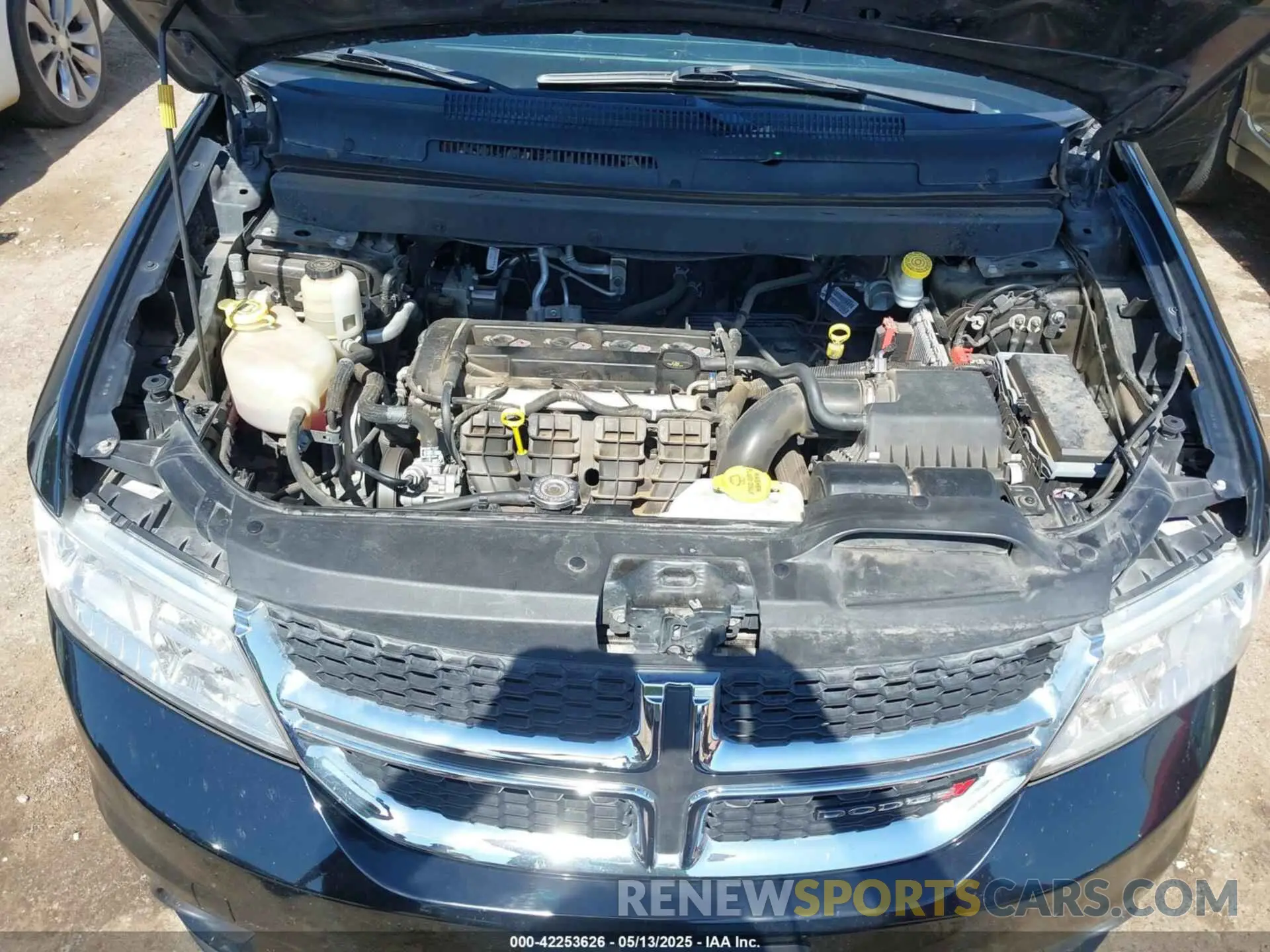 10 Photograph of a damaged car 3C4PDCBB5KT870934 DODGE JOURNEY 2019