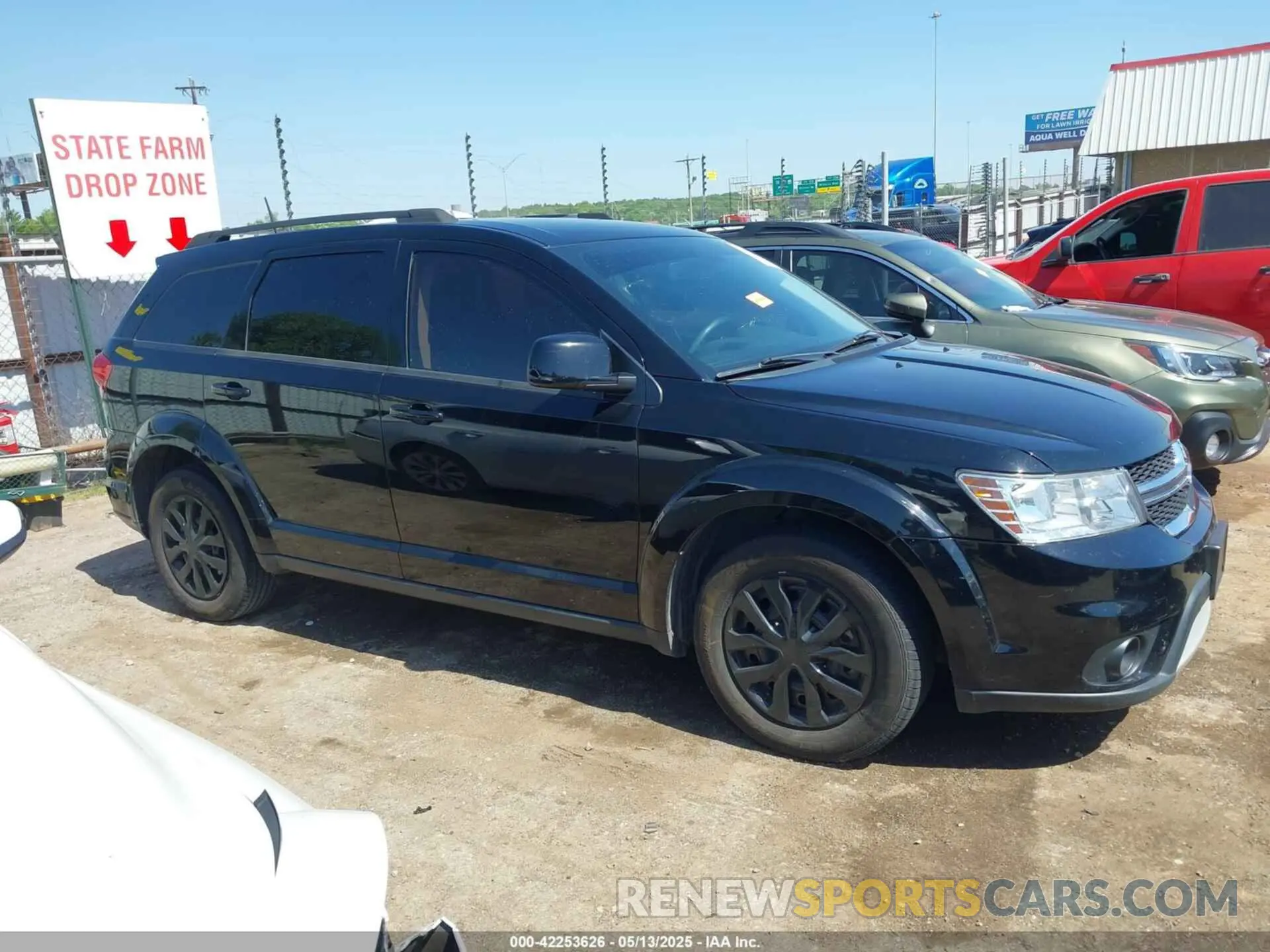 13 Photograph of a damaged car 3C4PDCBB5KT870934 DODGE JOURNEY 2019