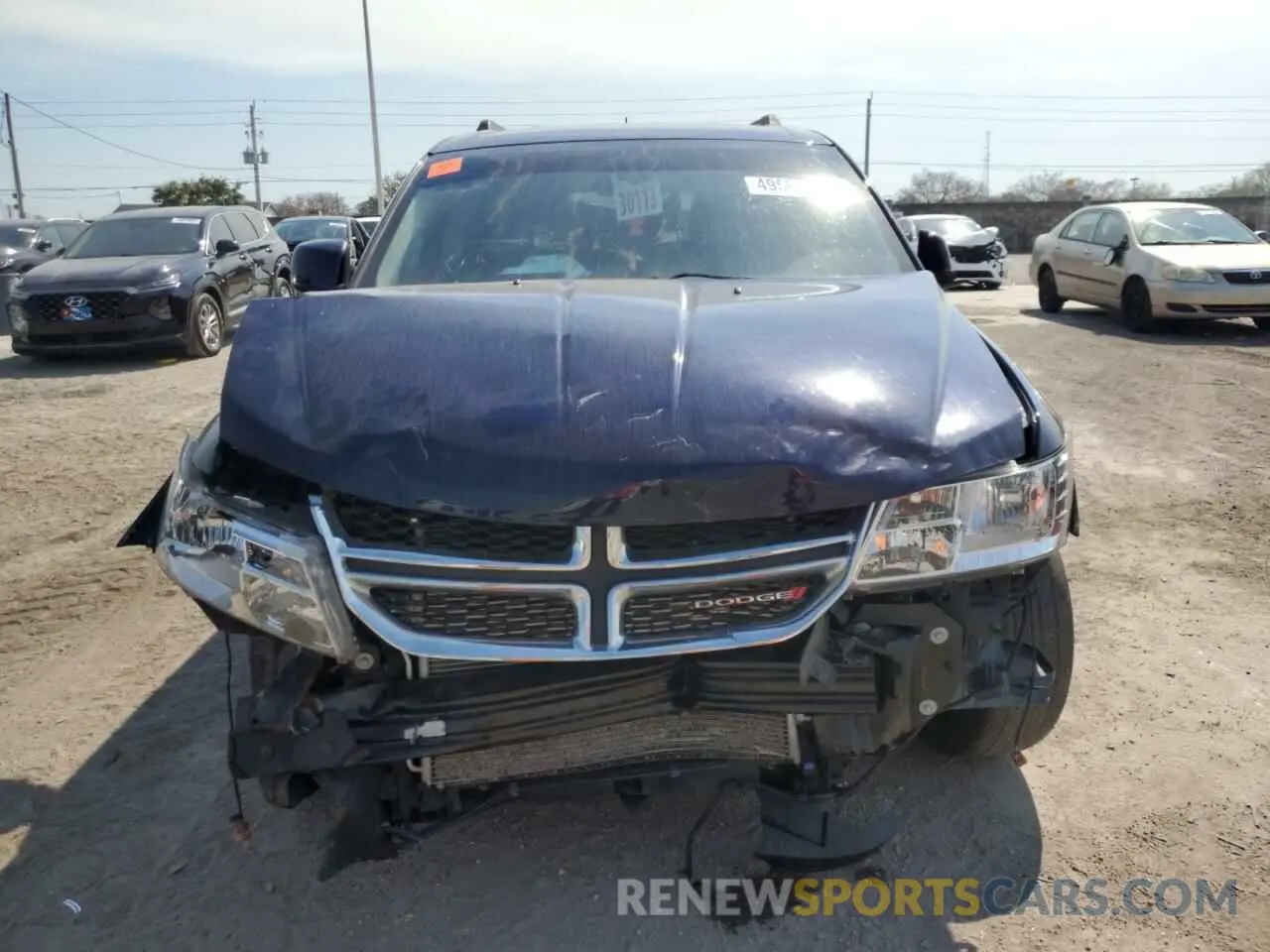 5 Photograph of a damaged car 3C4PDCBB6KT719584 DODGE JOURNEY 2019