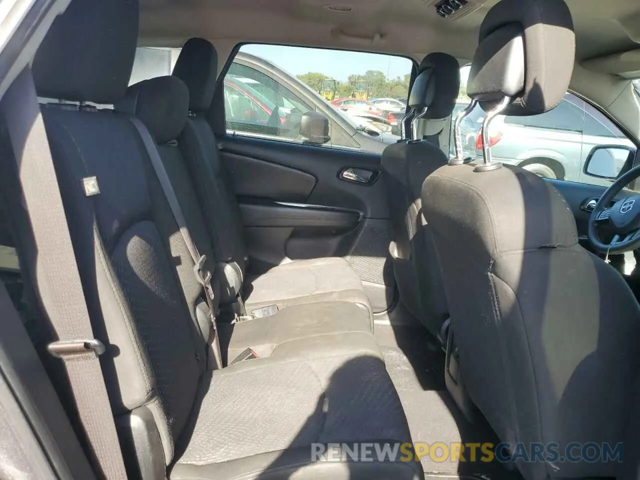 10 Photograph of a damaged car 3C4PDCBB6KT798058 DODGE JOURNEY 2019