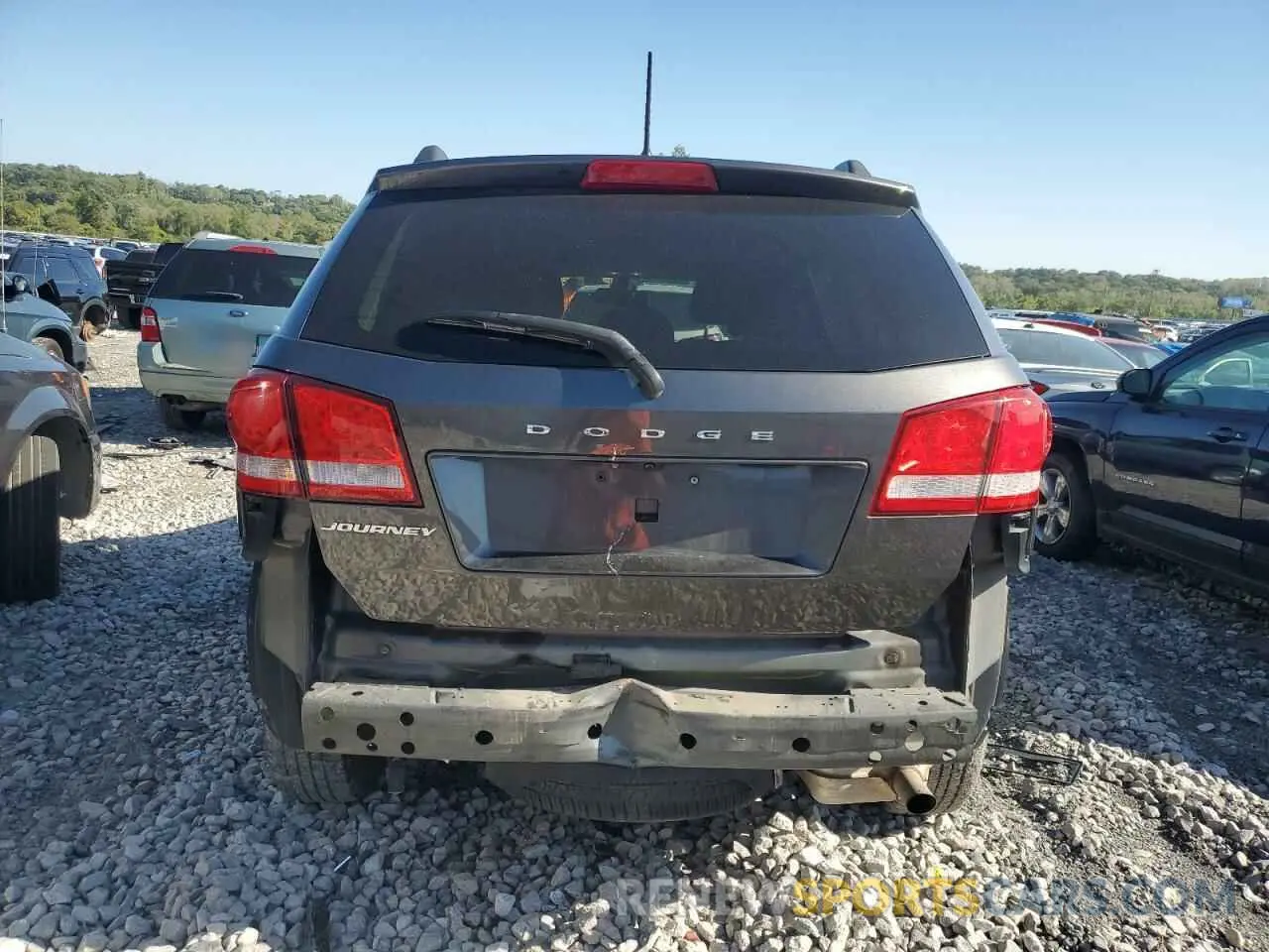 6 Photograph of a damaged car 3C4PDCBB6KT798058 DODGE JOURNEY 2019