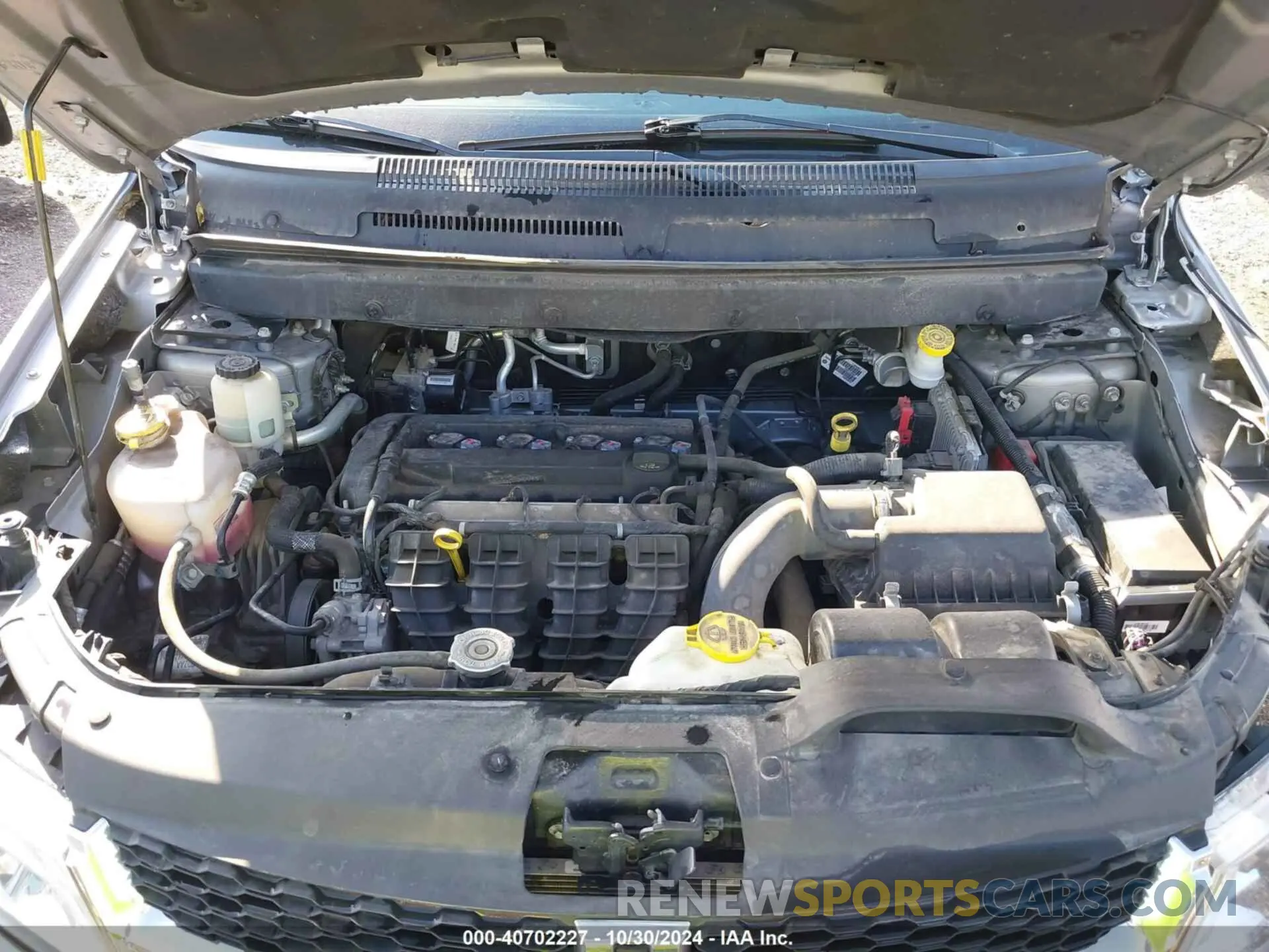 10 Photograph of a damaged car 3C4PDCBB6KT835643 DODGE JOURNEY 2019