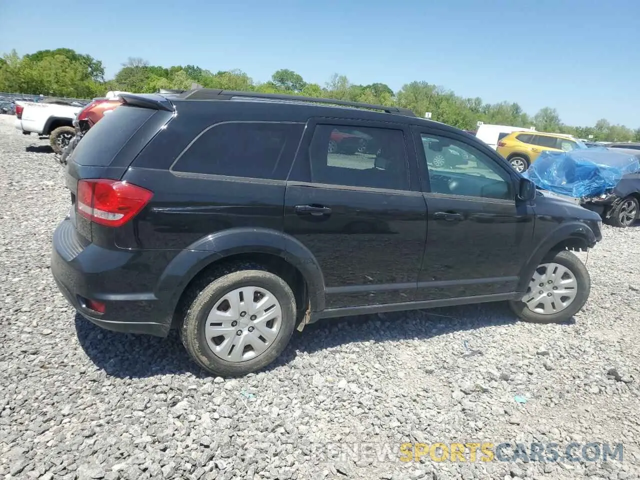 3 Photograph of a damaged car 3C4PDCBB6KT837618 DODGE JOURNEY 2019