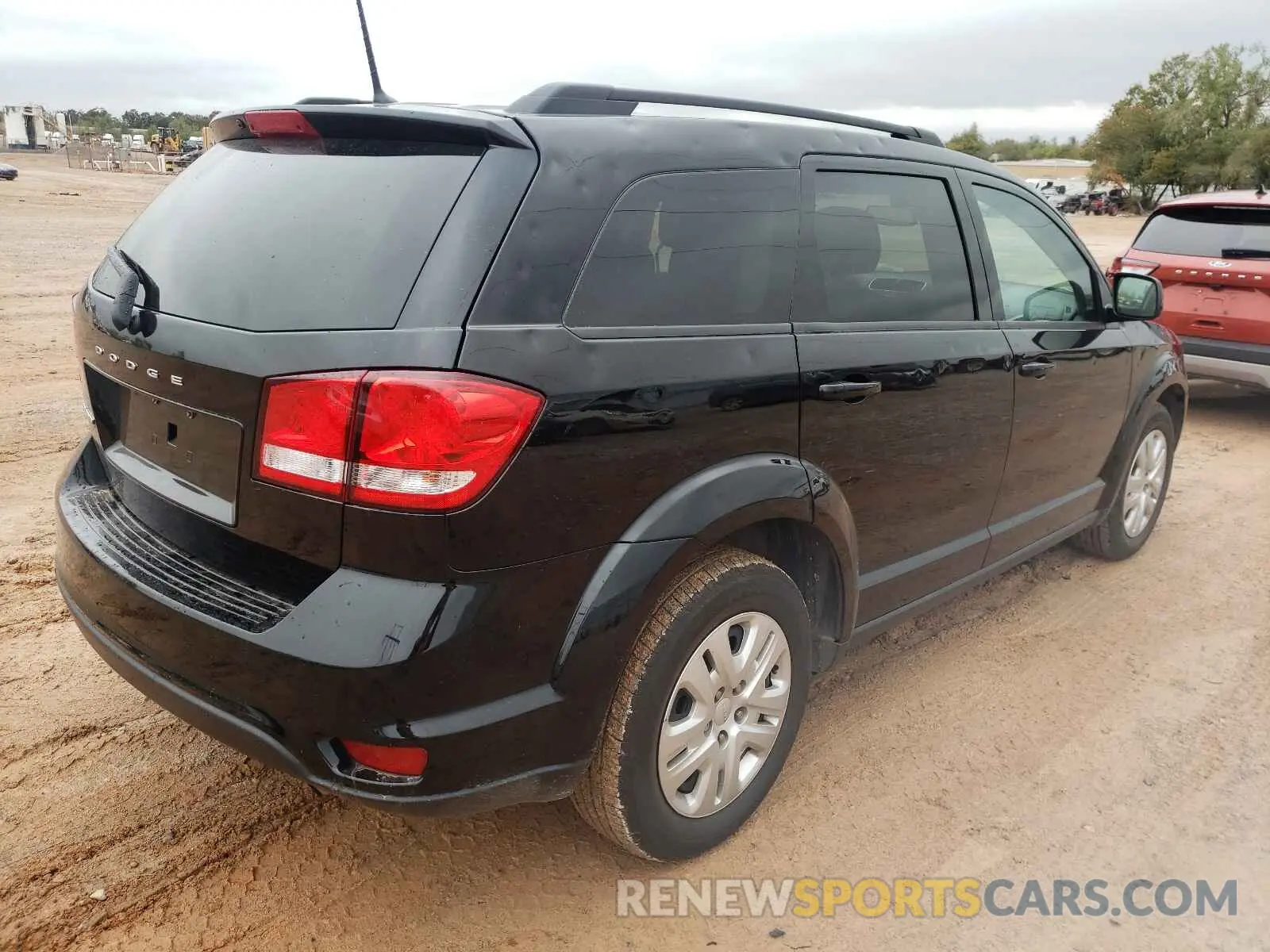 4 Photograph of a damaged car 3C4PDCBB6KT863233 DODGE JOURNEY 2019