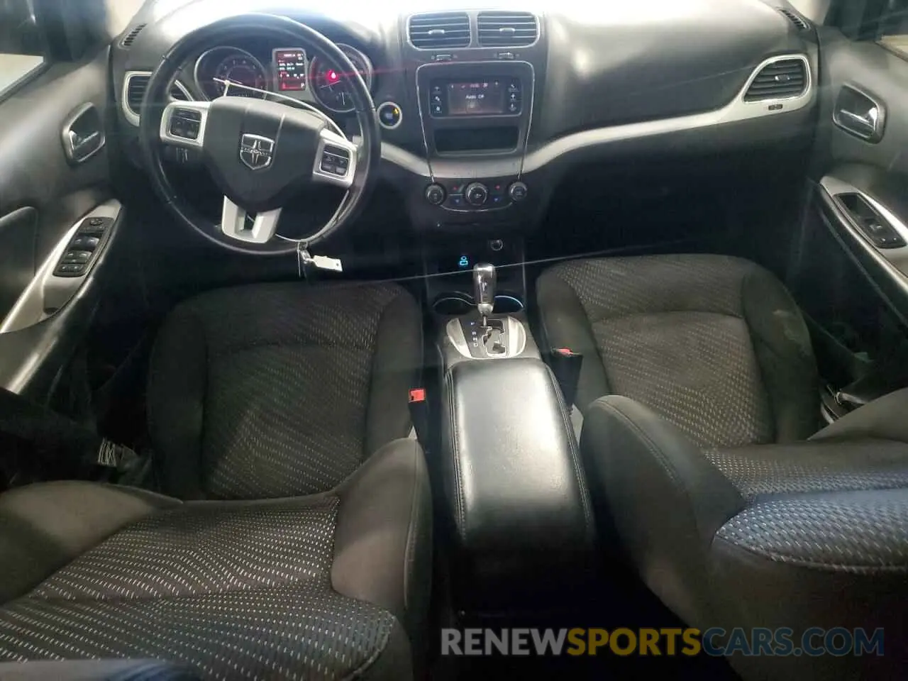 8 Photograph of a damaged car 3C4PDCBB6KT864026 DODGE JOURNEY 2019