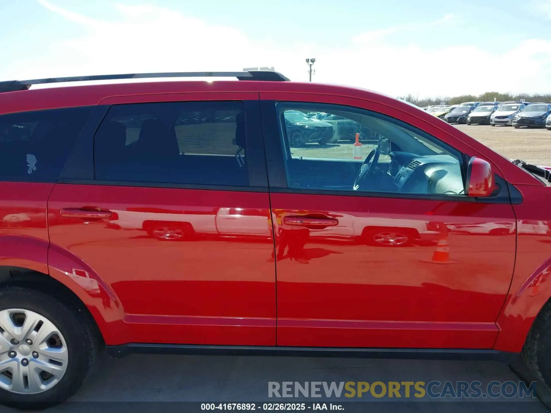 13 Photograph of a damaged car 3C4PDCBB6KT867072 DODGE JOURNEY 2019