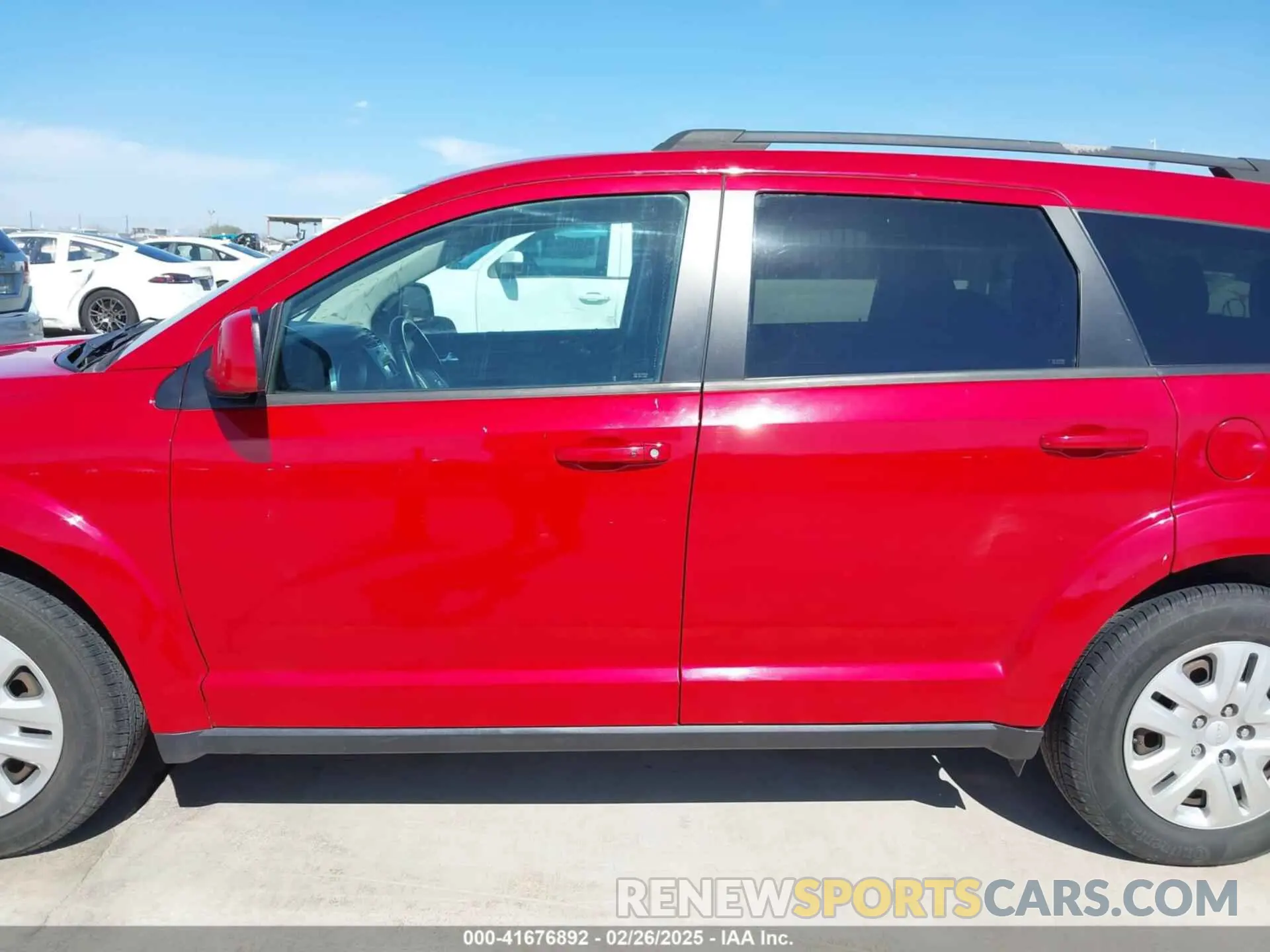 14 Photograph of a damaged car 3C4PDCBB6KT867072 DODGE JOURNEY 2019