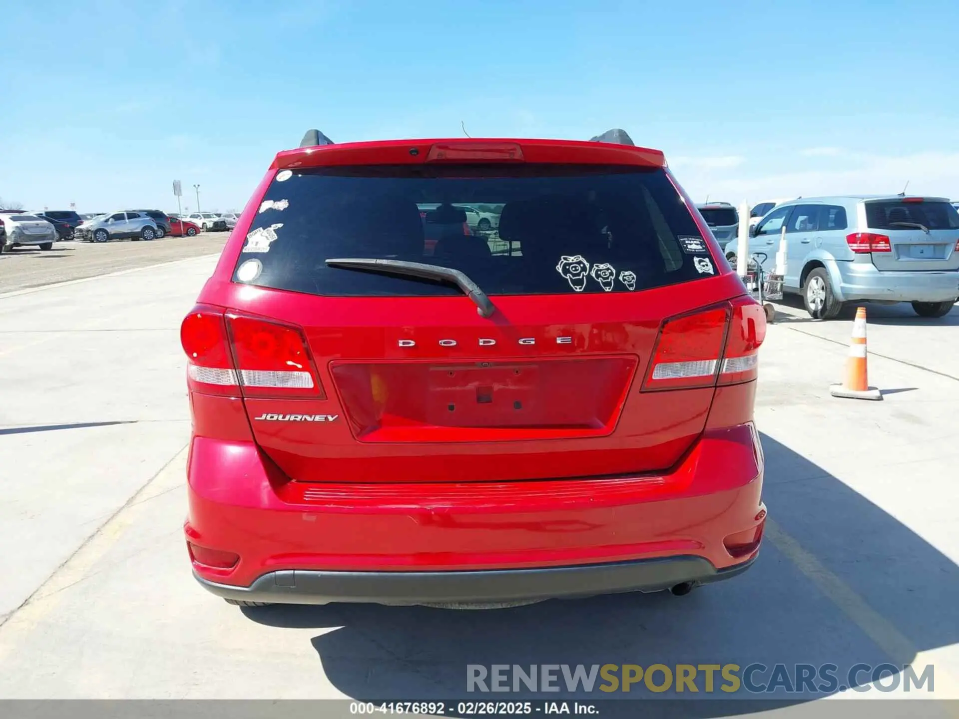 16 Photograph of a damaged car 3C4PDCBB6KT867072 DODGE JOURNEY 2019