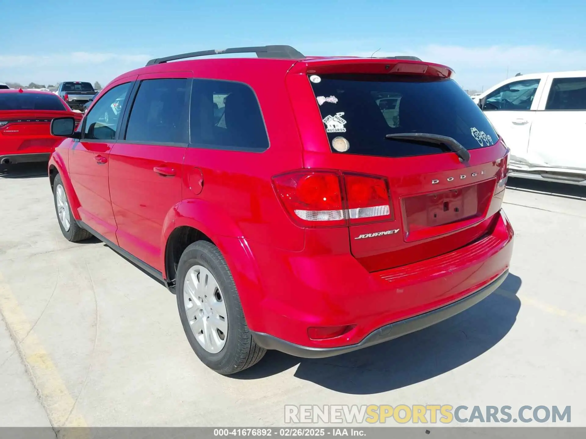 3 Photograph of a damaged car 3C4PDCBB6KT867072 DODGE JOURNEY 2019