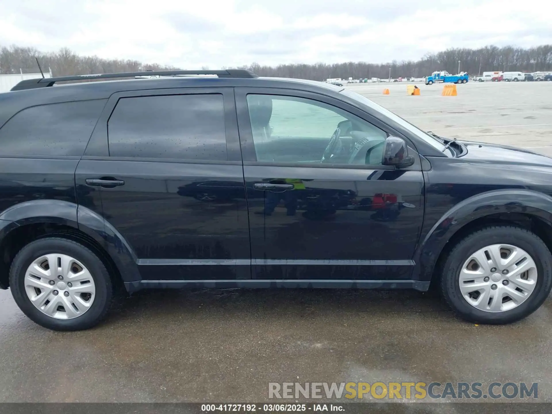 14 Photograph of a damaged car 3C4PDCBB7KT779471 DODGE JOURNEY 2019