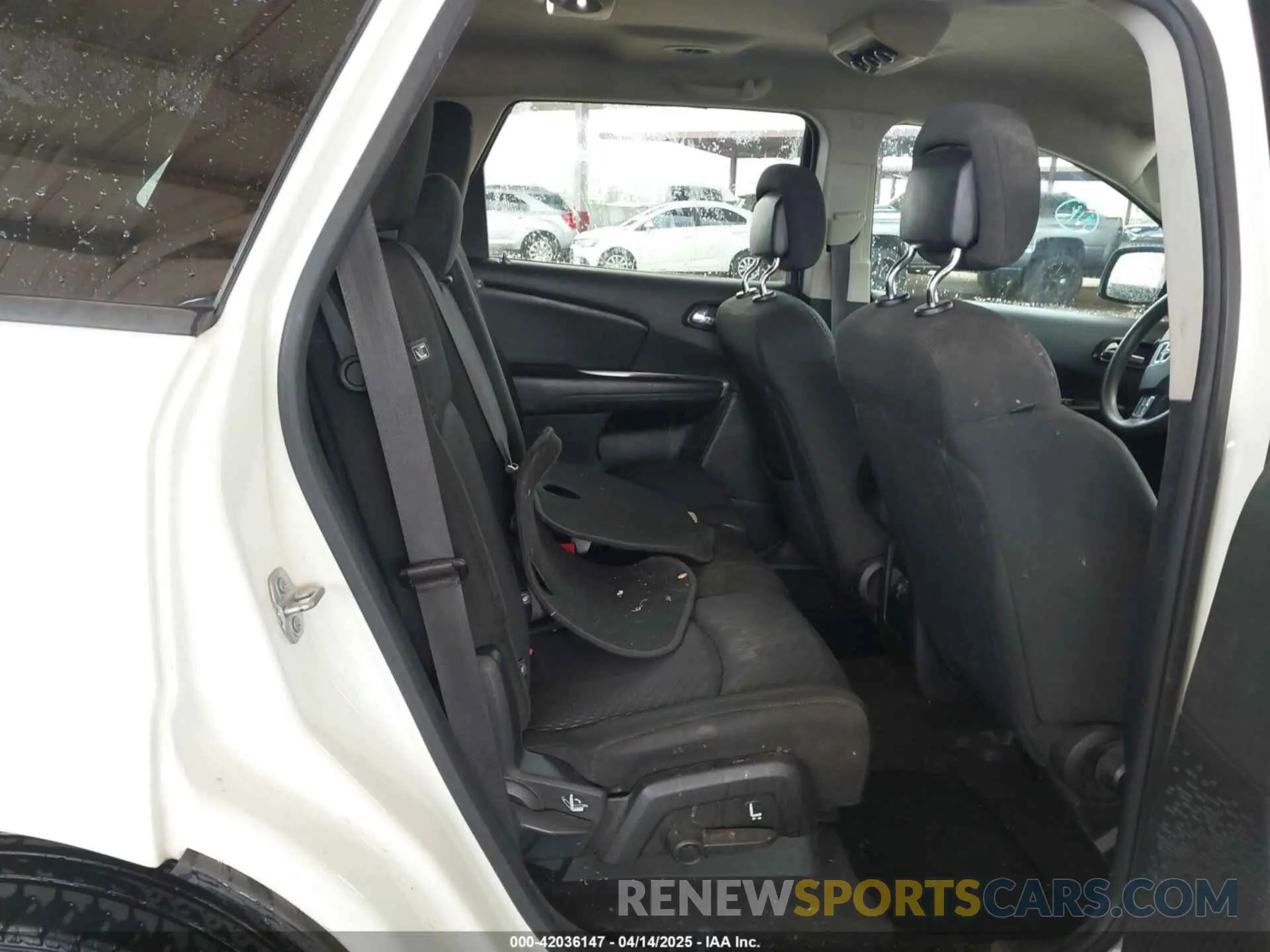 8 Photograph of a damaged car 3C4PDCBB7KT797842 DODGE JOURNEY 2019