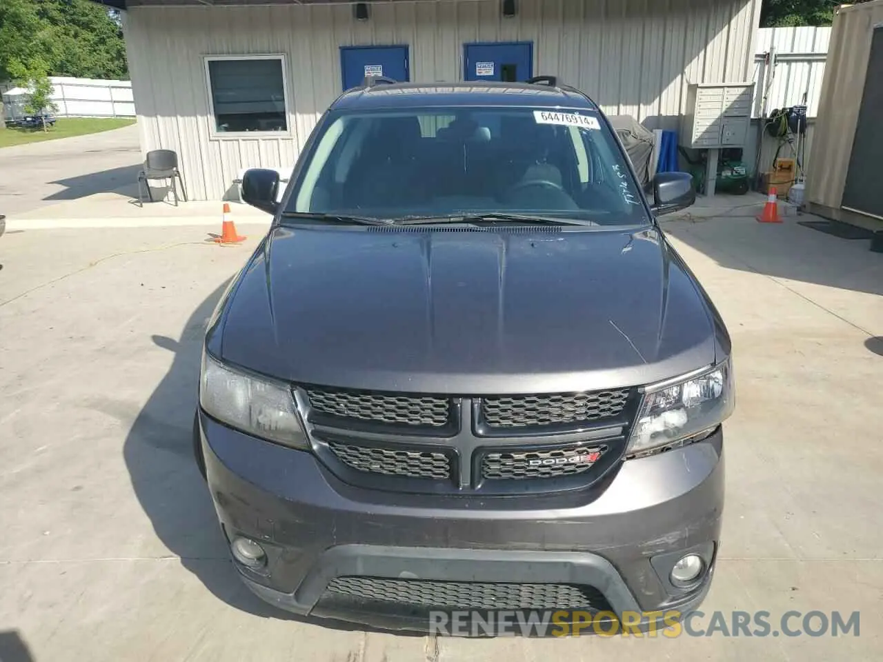 5 Photograph of a damaged car 3C4PDCBB7KT835523 DODGE JOURNEY 2019