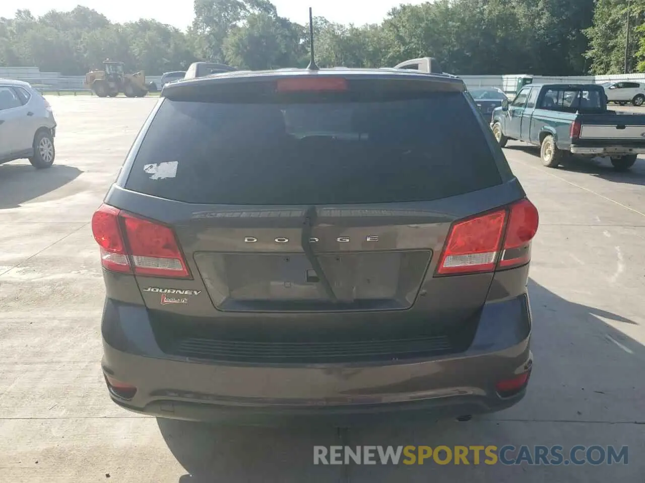 6 Photograph of a damaged car 3C4PDCBB7KT835523 DODGE JOURNEY 2019