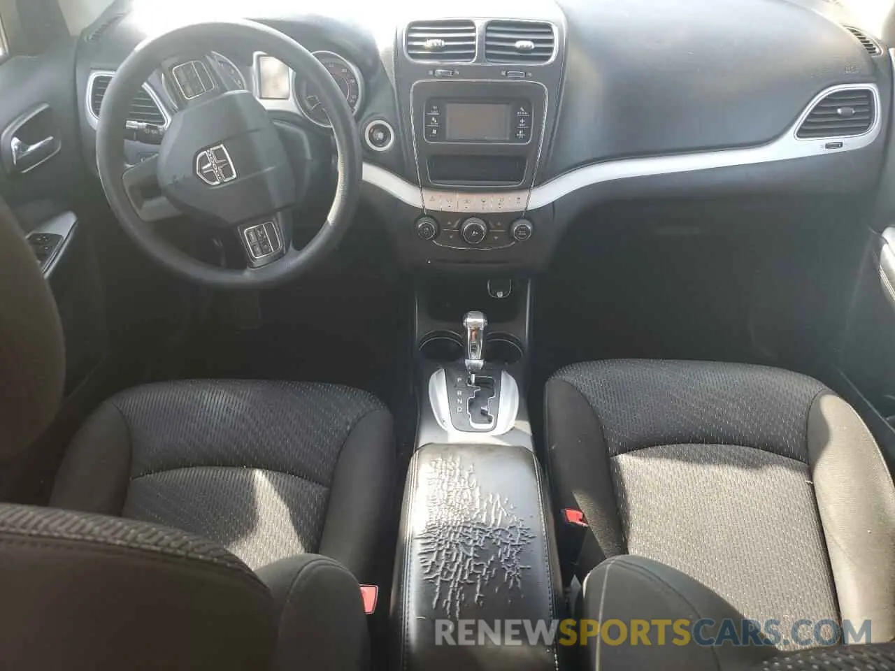 8 Photograph of a damaged car 3C4PDCBB7KT835523 DODGE JOURNEY 2019