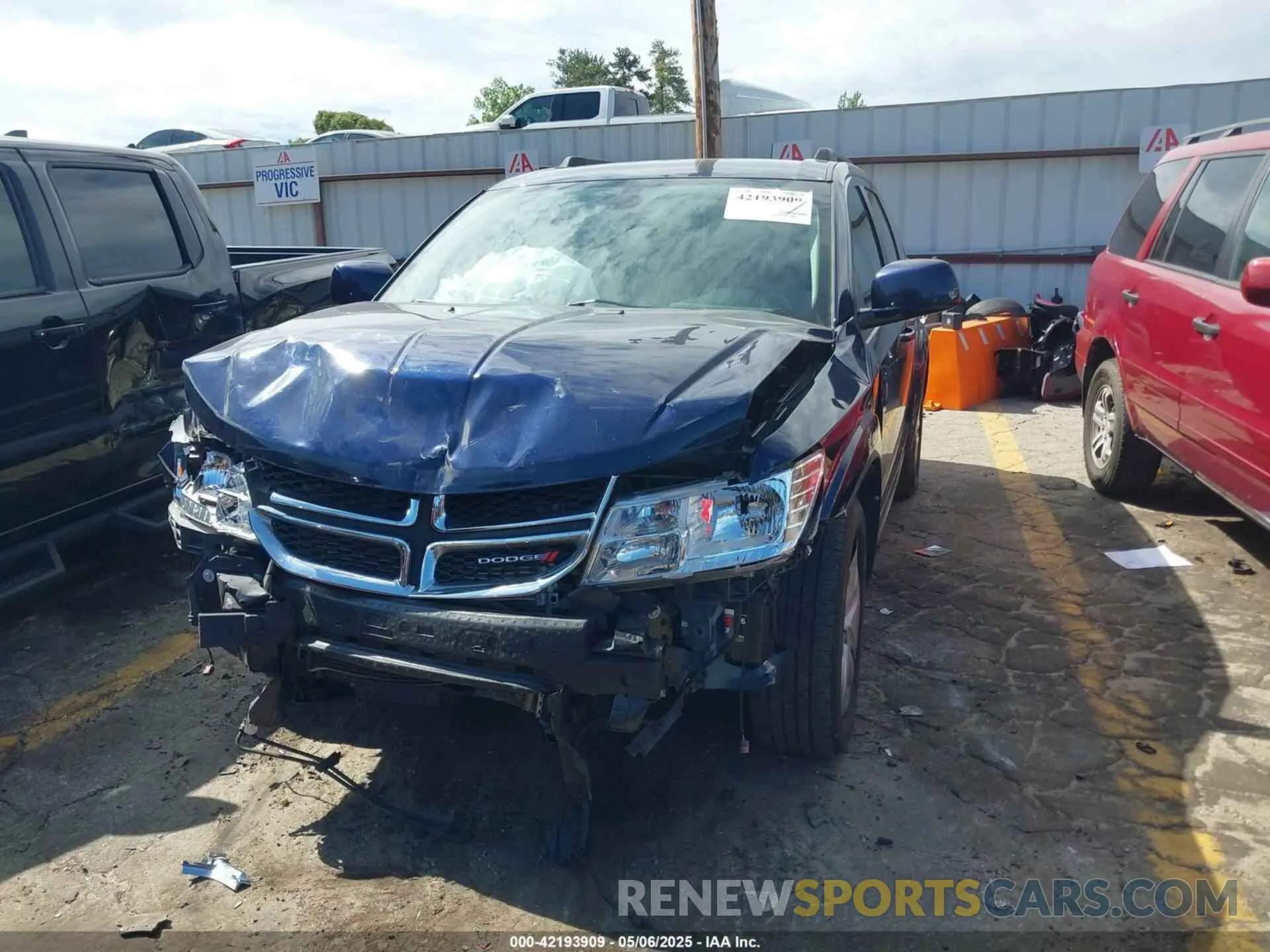 6 Photograph of a damaged car 3C4PDCBB7KT836834 DODGE JOURNEY 2019