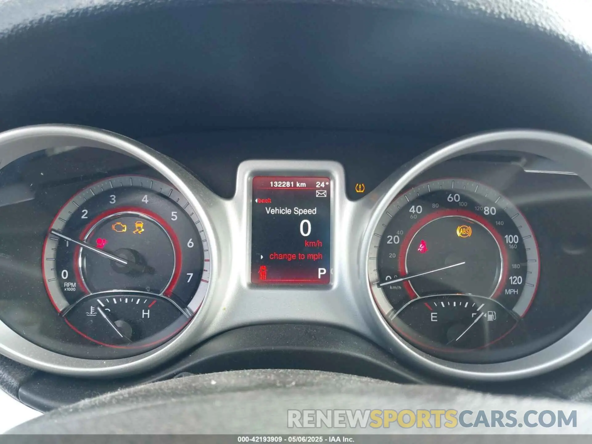 7 Photograph of a damaged car 3C4PDCBB7KT836834 DODGE JOURNEY 2019