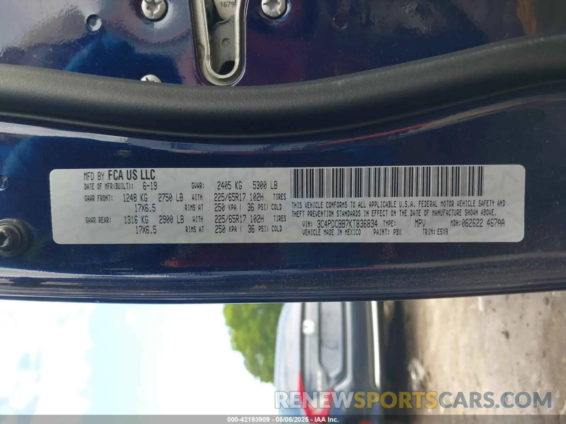 9 Photograph of a damaged car 3C4PDCBB7KT836834 DODGE JOURNEY 2019