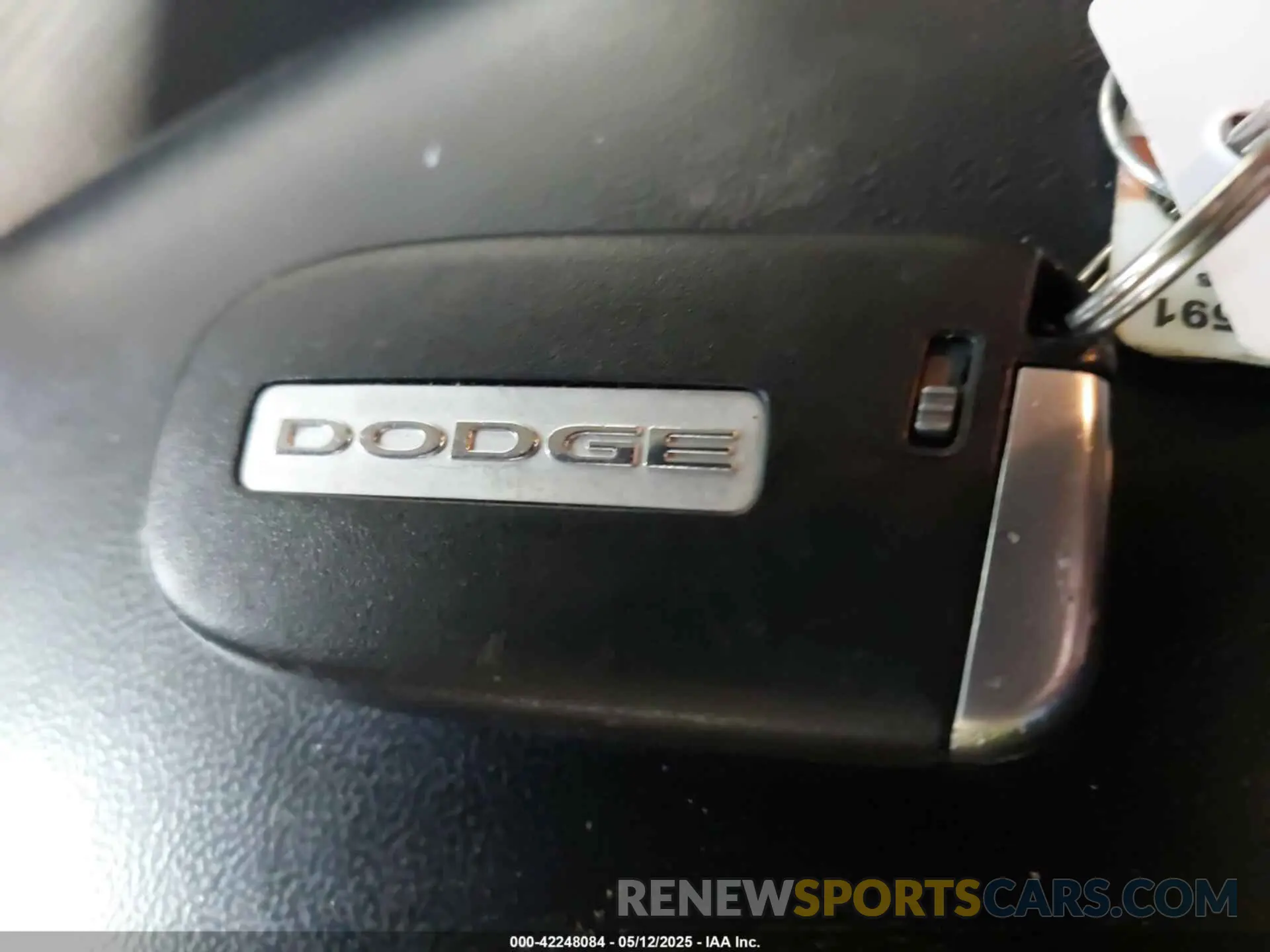 11 Photograph of a damaged car 3C4PDCBB7KT837627 DODGE JOURNEY 2019