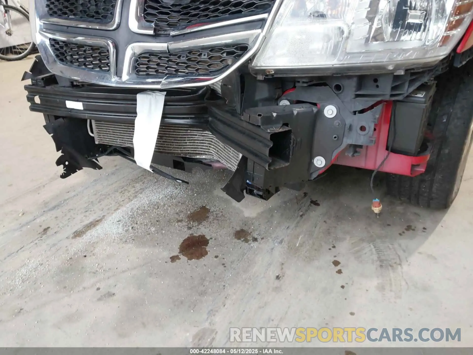 6 Photograph of a damaged car 3C4PDCBB7KT837627 DODGE JOURNEY 2019