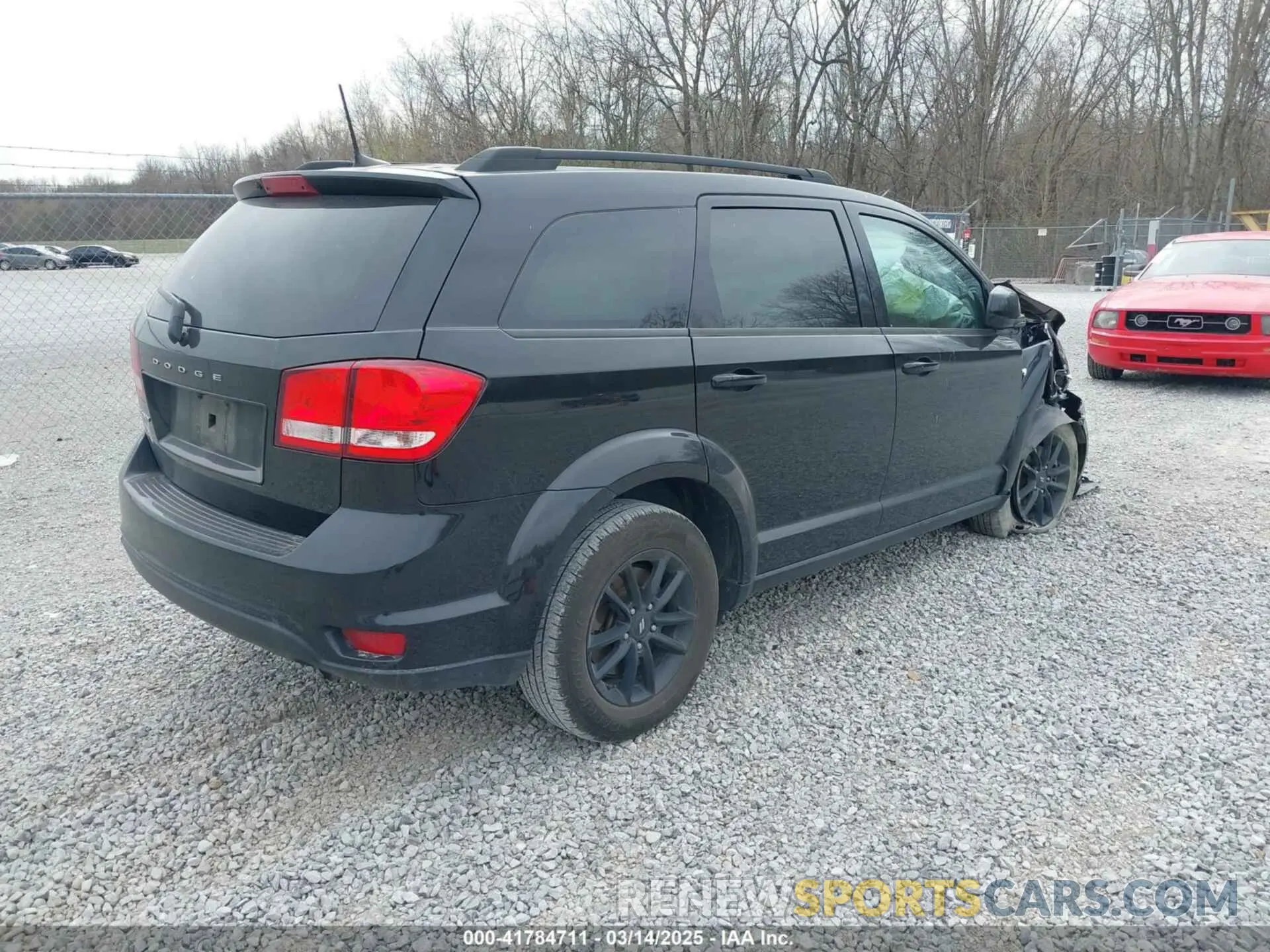 4 Photograph of a damaged car 3C4PDCBB7KT844691 DODGE JOURNEY 2019