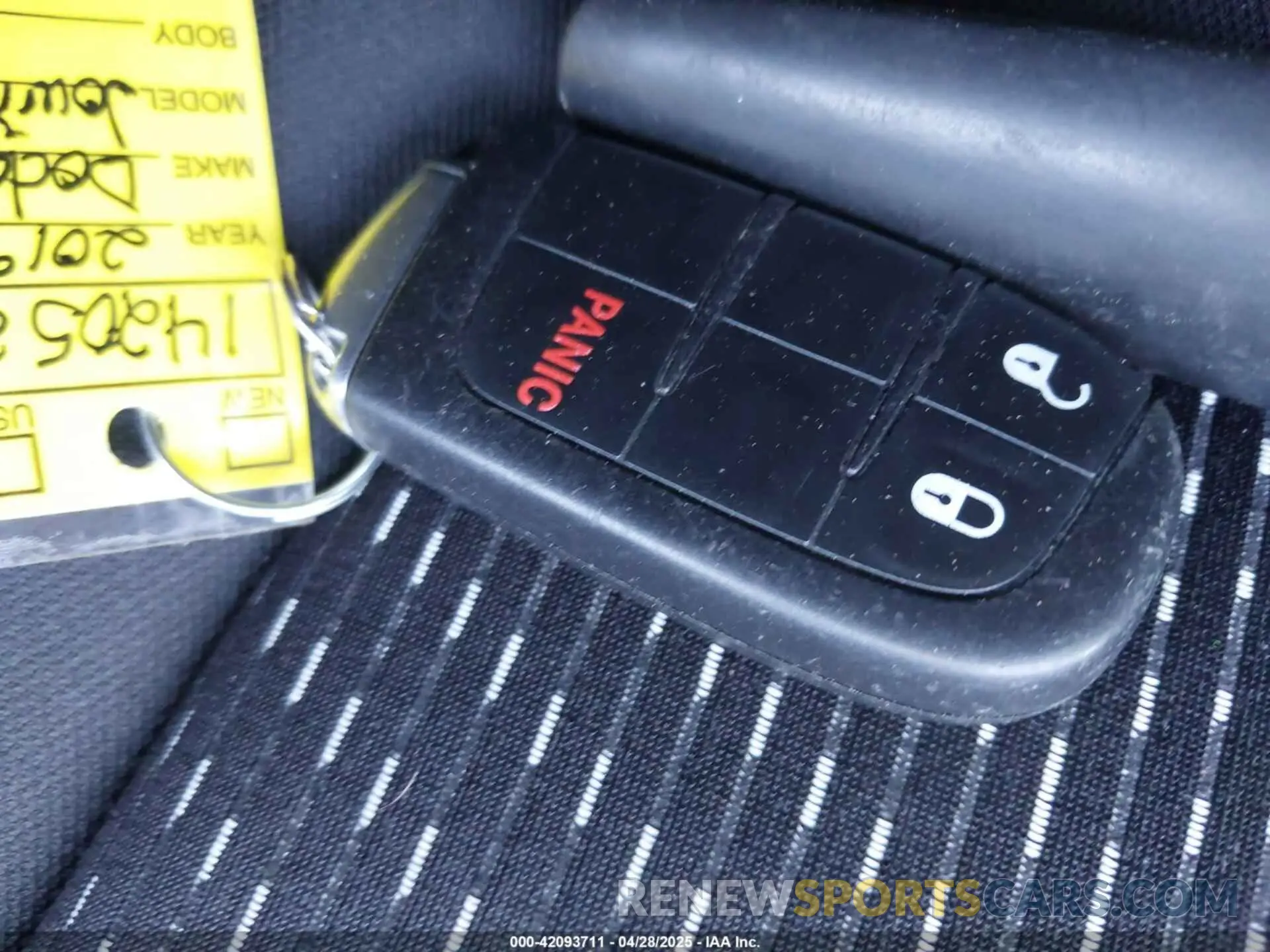 11 Photograph of a damaged car 3C4PDCBB7KT872524 DODGE JOURNEY 2019