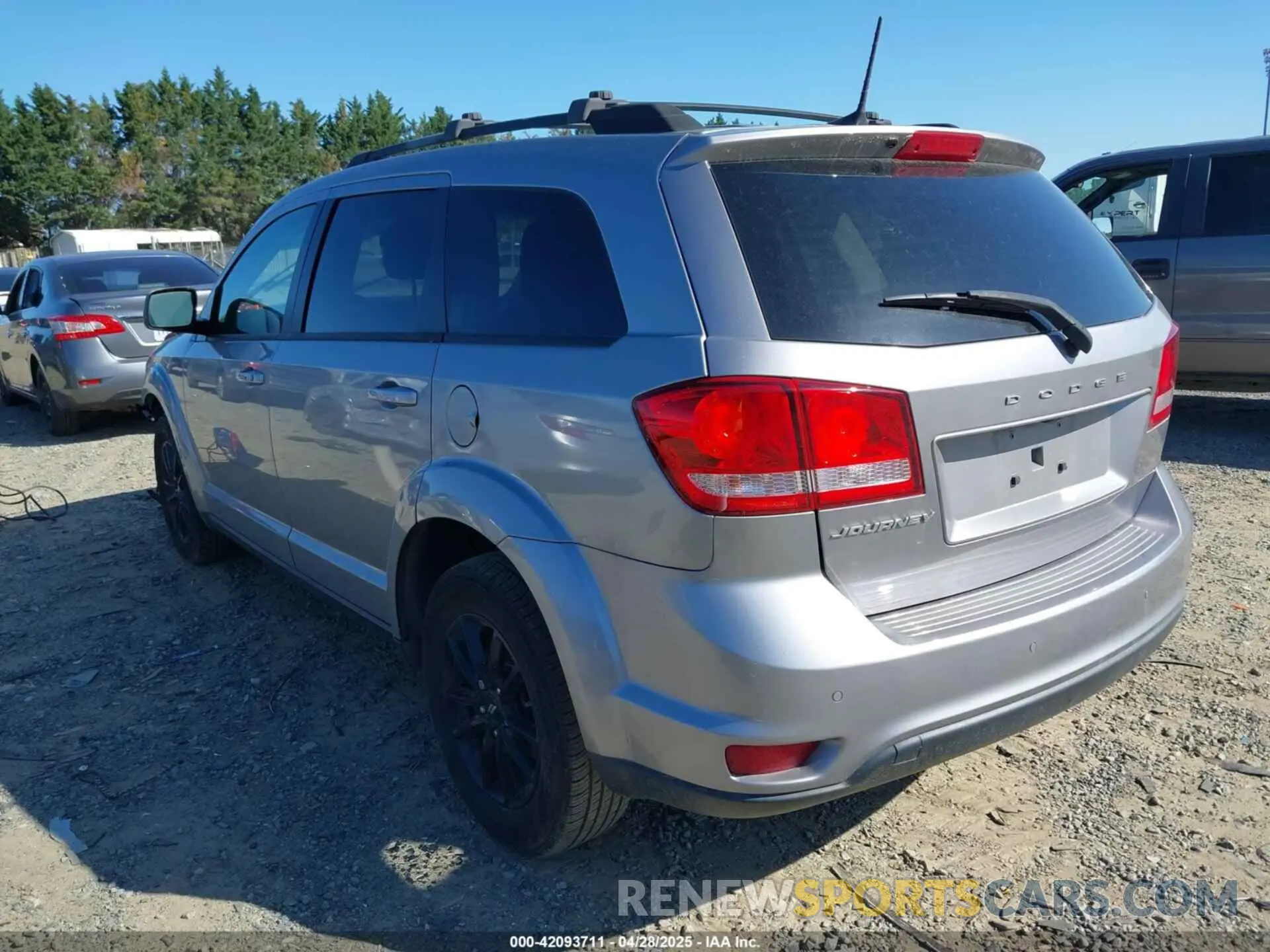 3 Photograph of a damaged car 3C4PDCBB7KT872524 DODGE JOURNEY 2019