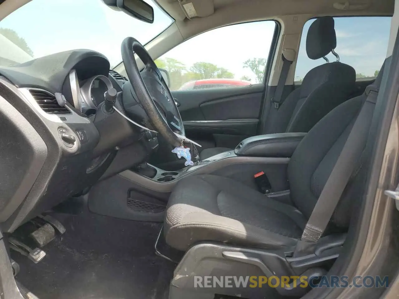 7 Photograph of a damaged car 3C4PDCBB8KT701555 DODGE JOURNEY 2019