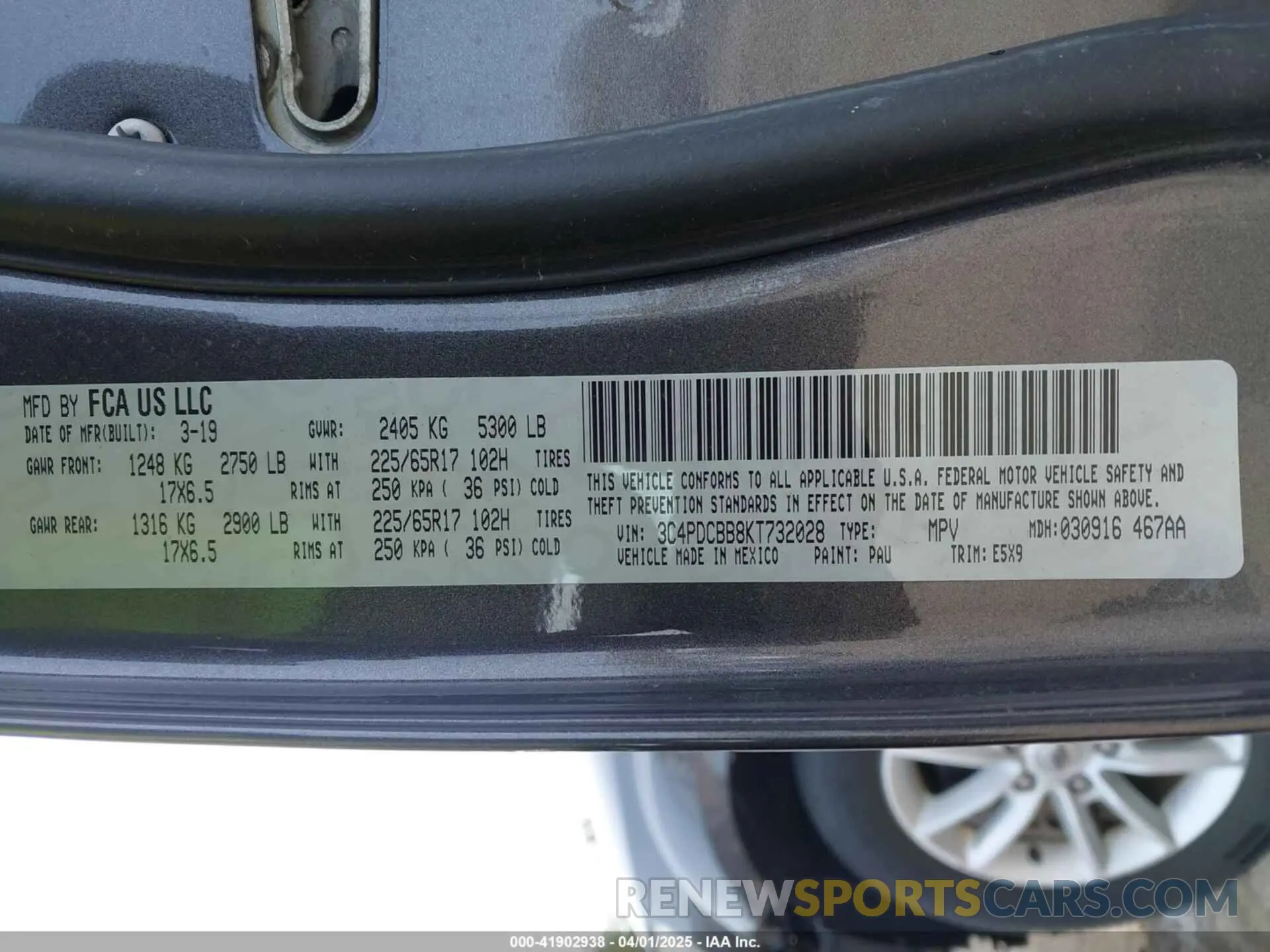 9 Photograph of a damaged car 3C4PDCBB8KT732028 DODGE JOURNEY 2019