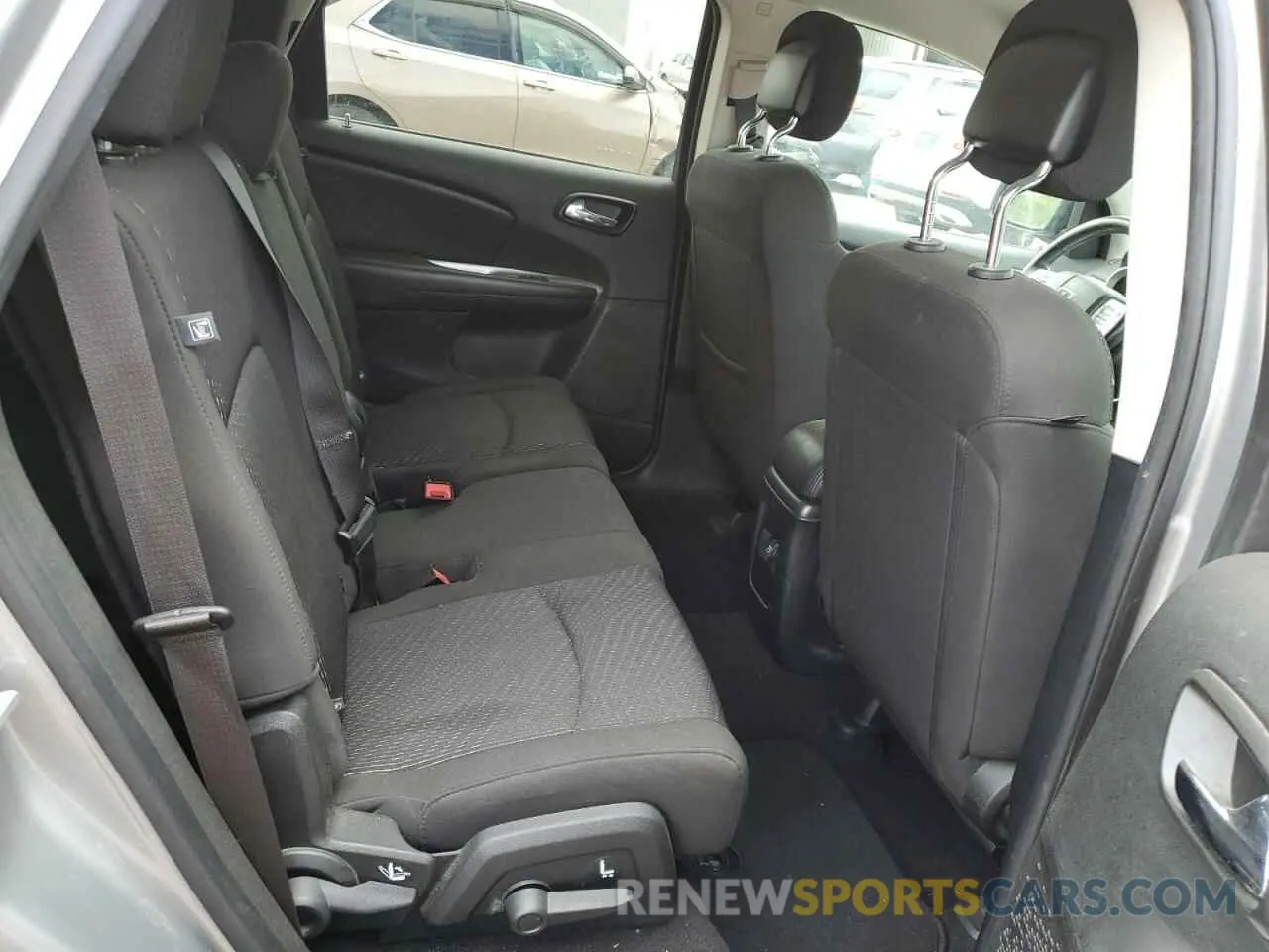 11 Photograph of a damaged car 3C4PDCBB8KT779253 DODGE JOURNEY 2019