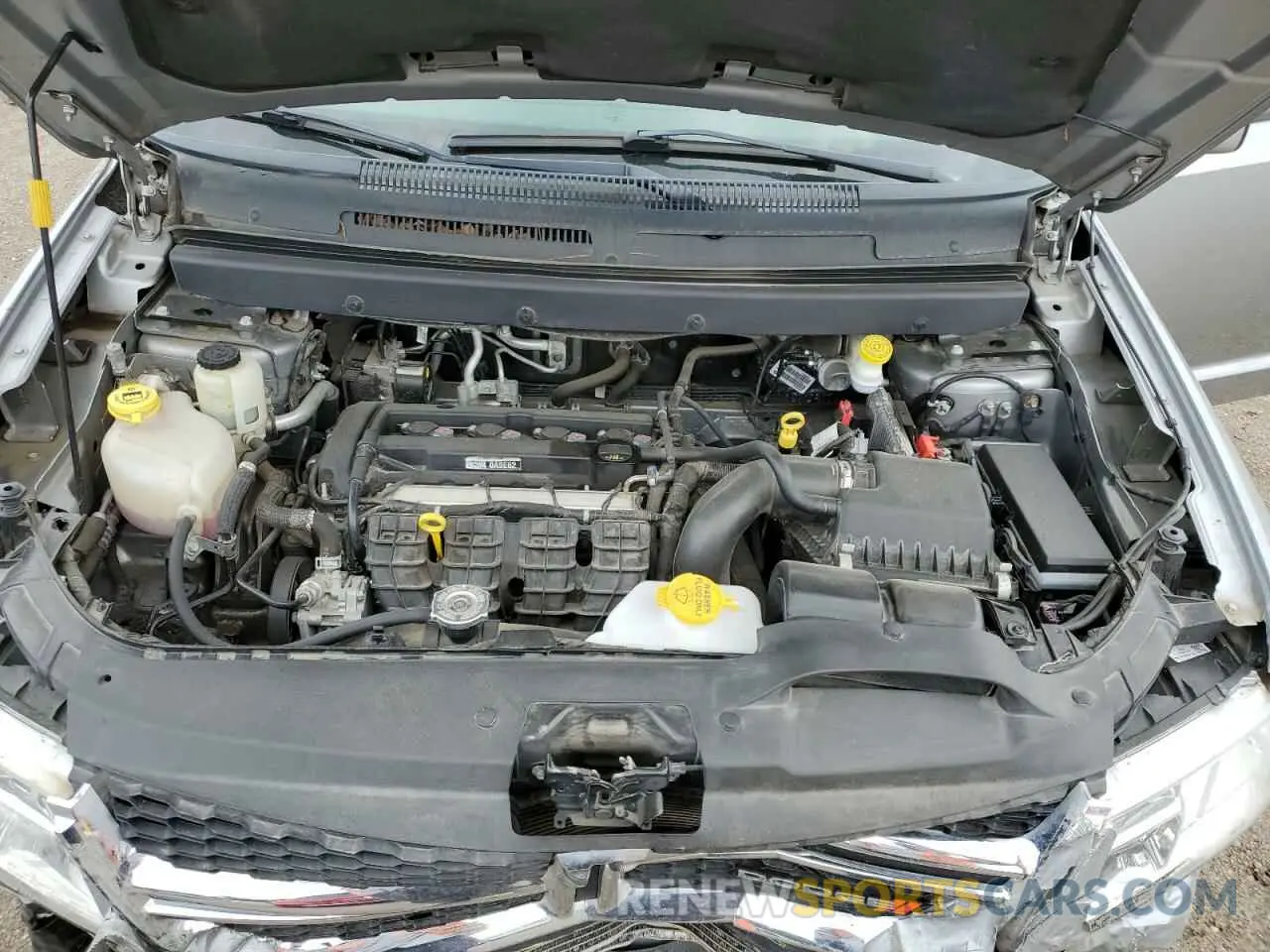 13 Photograph of a damaged car 3C4PDCBB8KT779253 DODGE JOURNEY 2019
