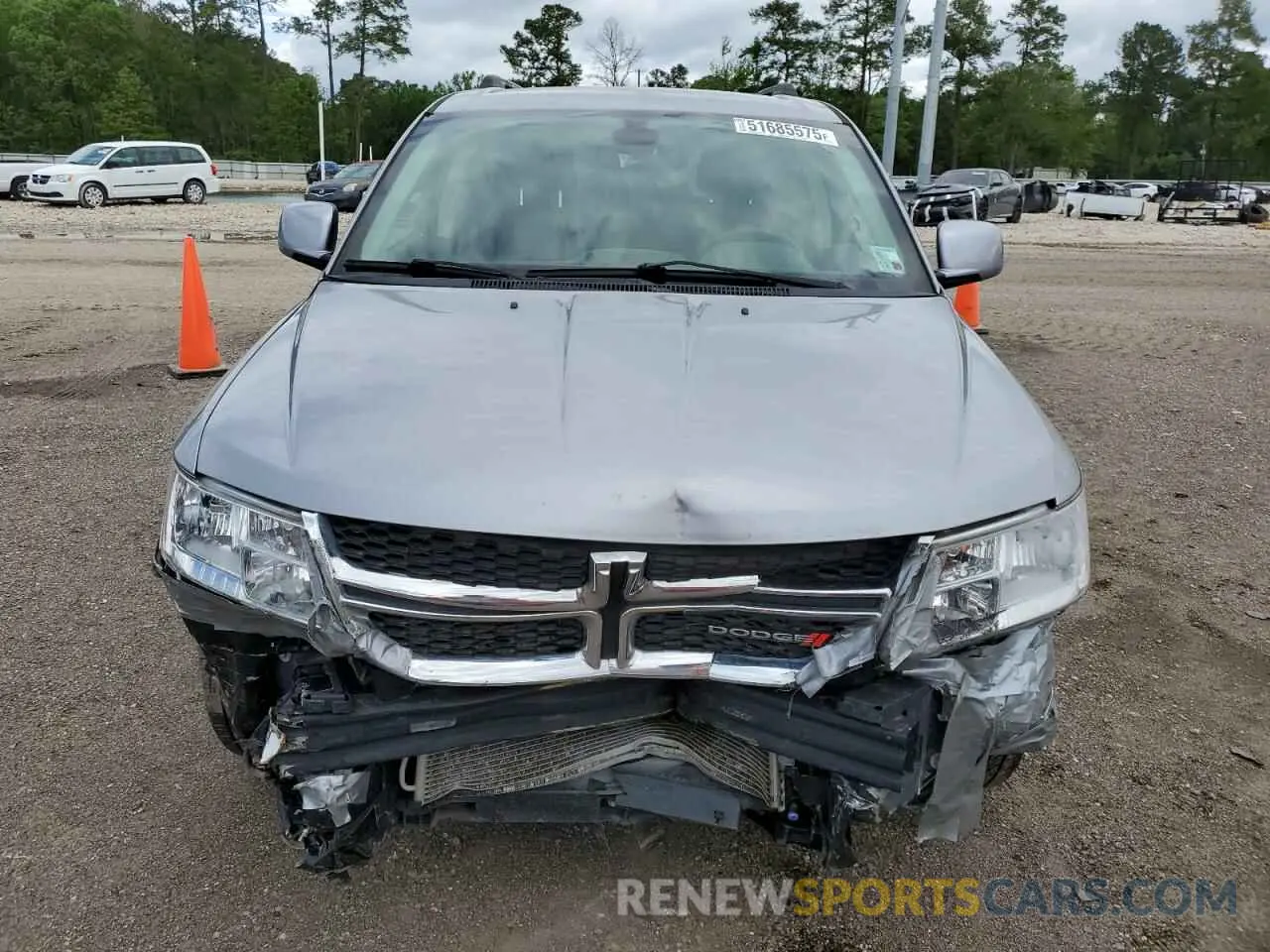 5 Photograph of a damaged car 3C4PDCBB8KT779253 DODGE JOURNEY 2019