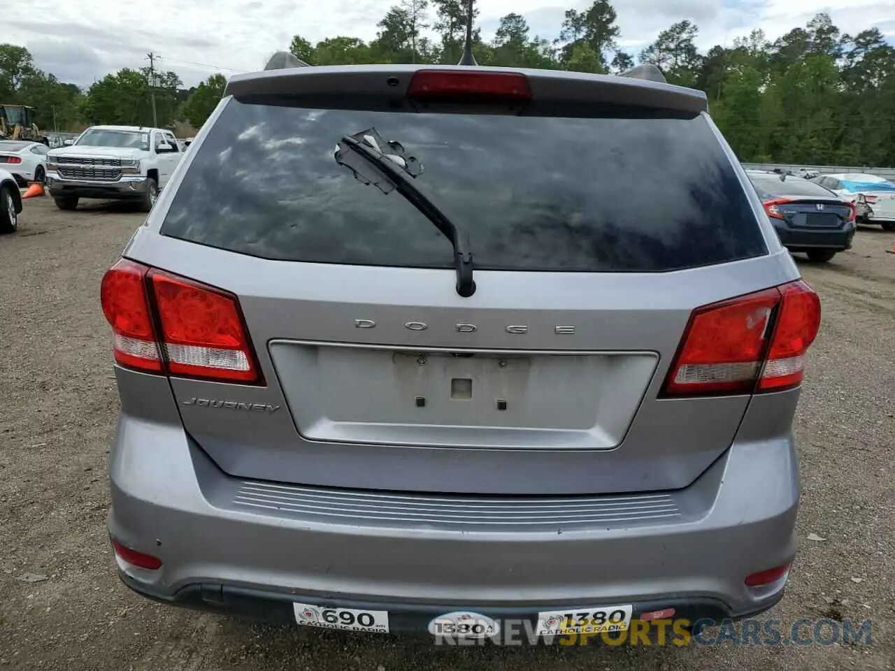 6 Photograph of a damaged car 3C4PDCBB8KT779253 DODGE JOURNEY 2019