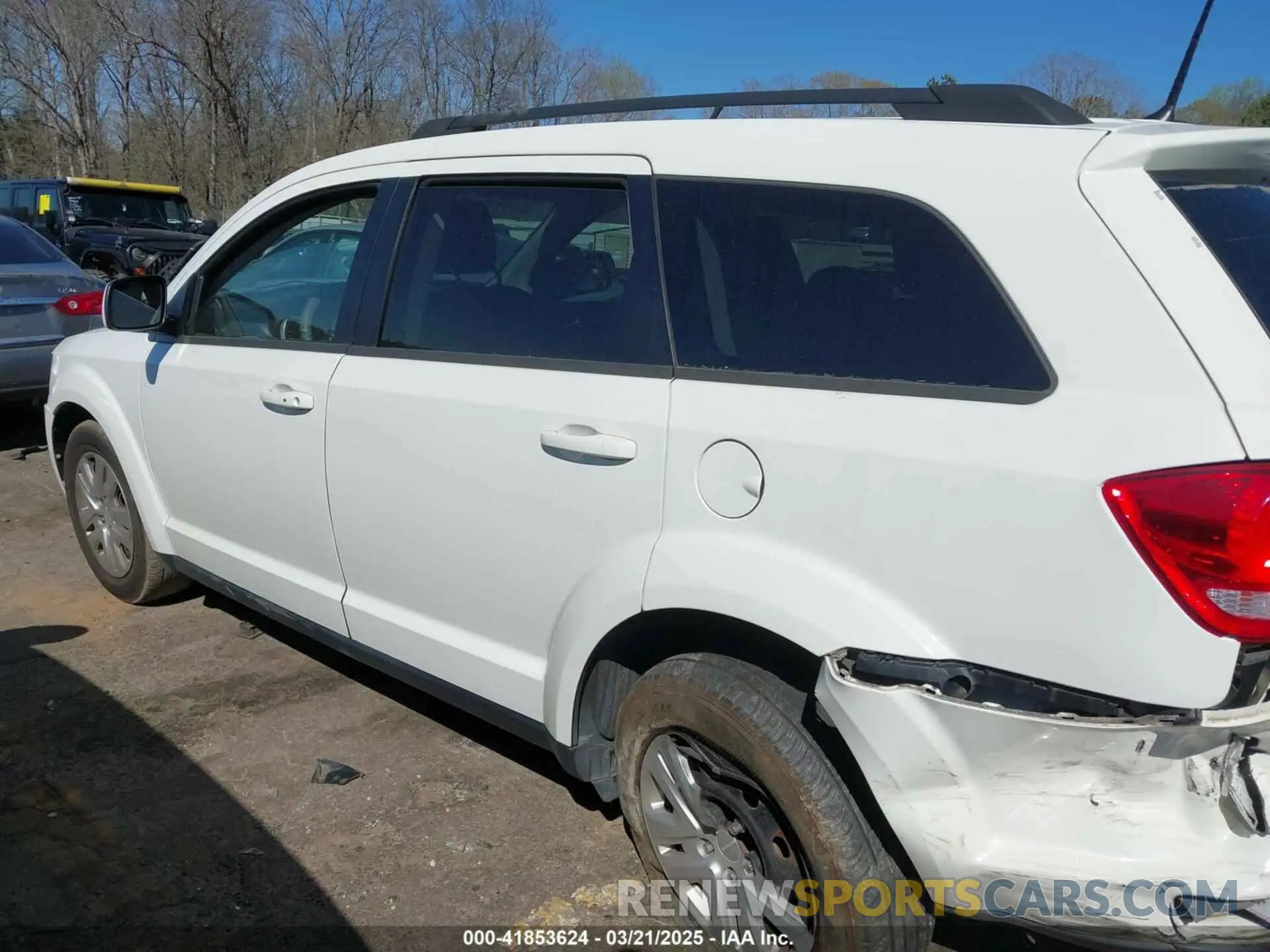 14 Photograph of a damaged car 3C4PDCBB8KT794254 DODGE JOURNEY 2019