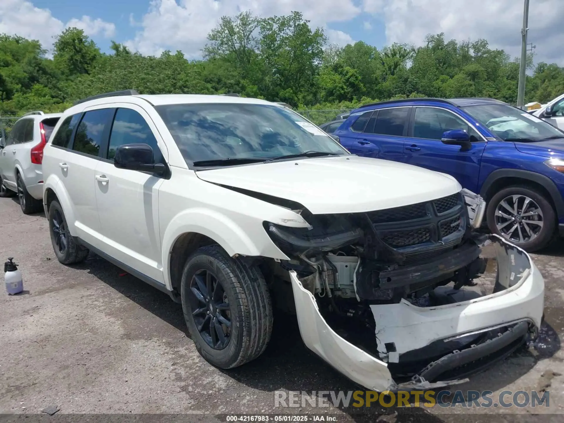 1 Photograph of a damaged car 3C4PDCBB8KT804717 DODGE JOURNEY 2019