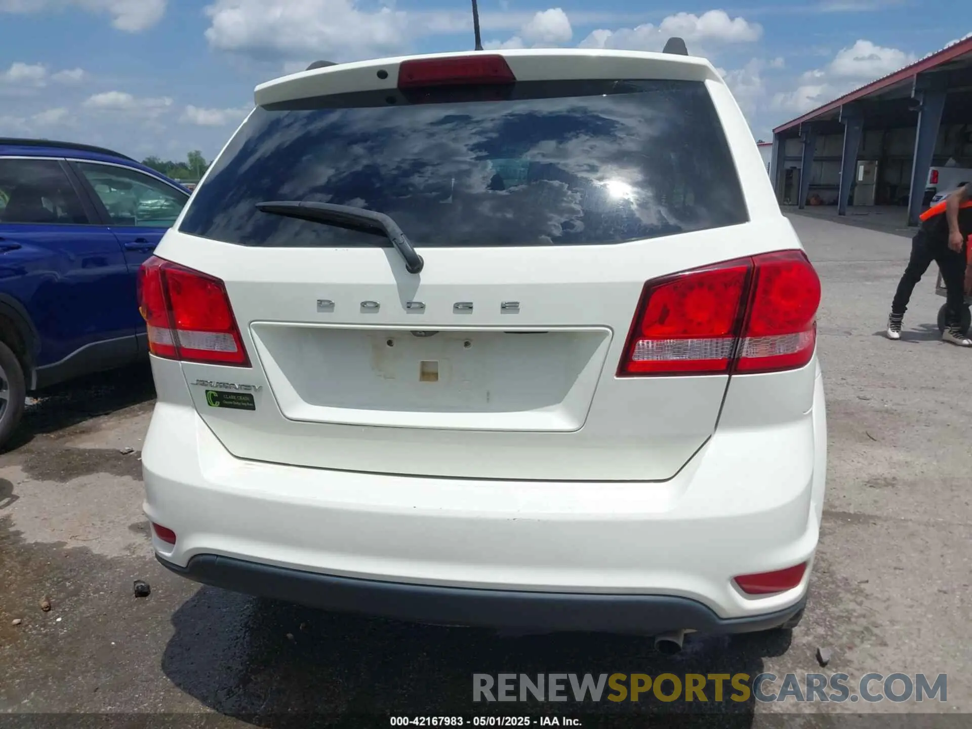 16 Photograph of a damaged car 3C4PDCBB8KT804717 DODGE JOURNEY 2019
