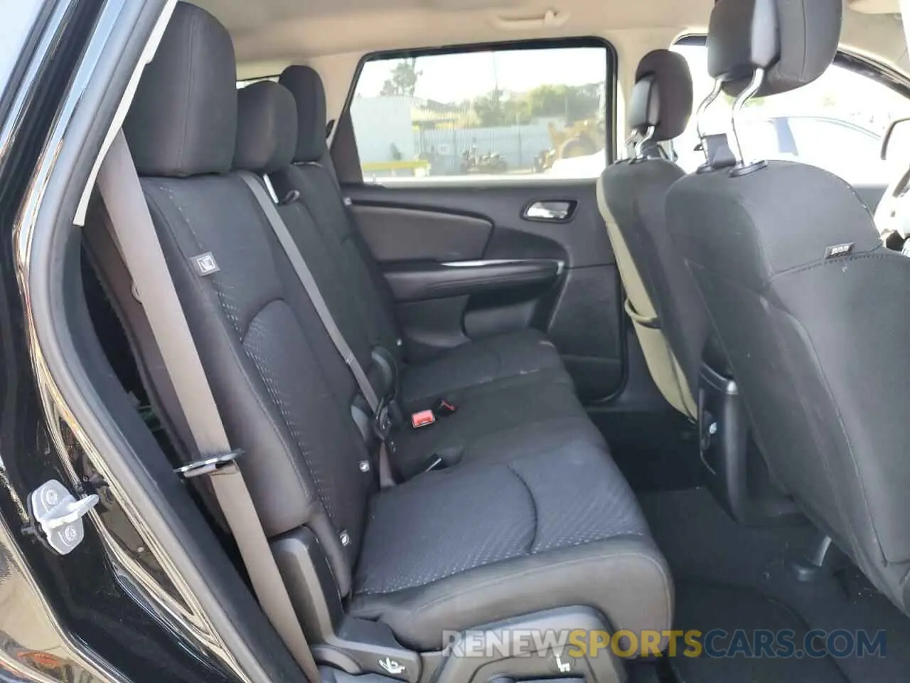11 Photograph of a damaged car 3C4PDCBB8KT820920 DODGE JOURNEY 2019