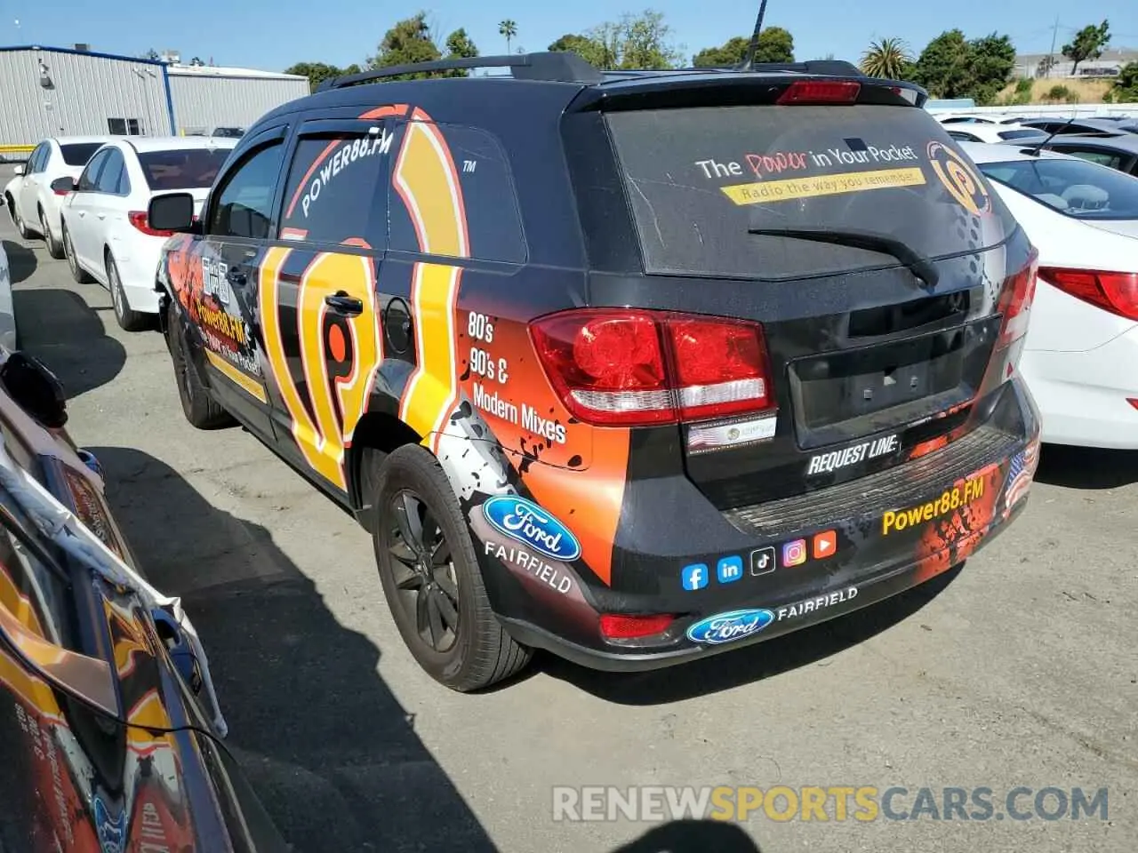 2 Photograph of a damaged car 3C4PDCBB8KT820920 DODGE JOURNEY 2019