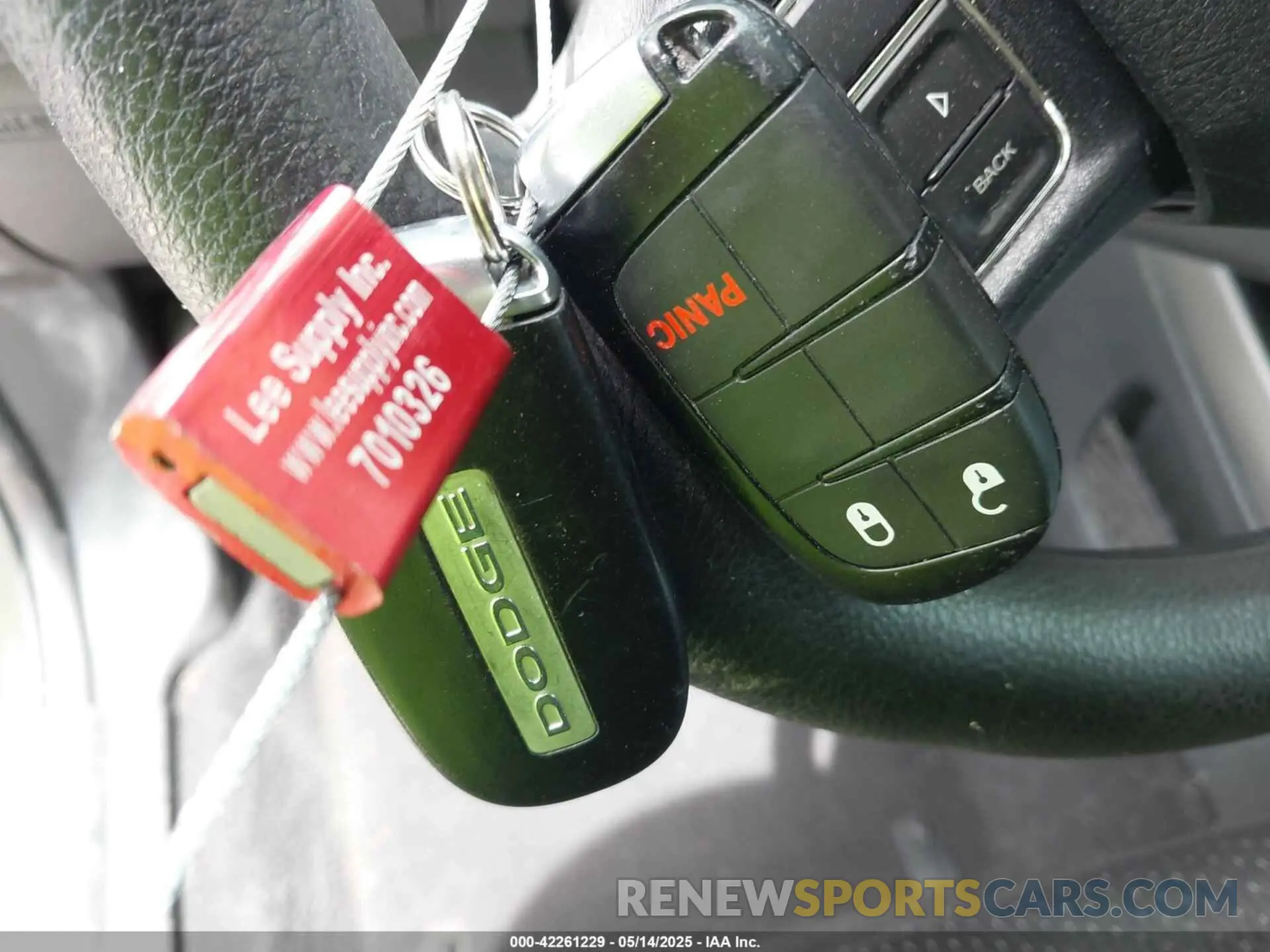 11 Photograph of a damaged car 3C4PDCBB8KT821212 DODGE JOURNEY 2019