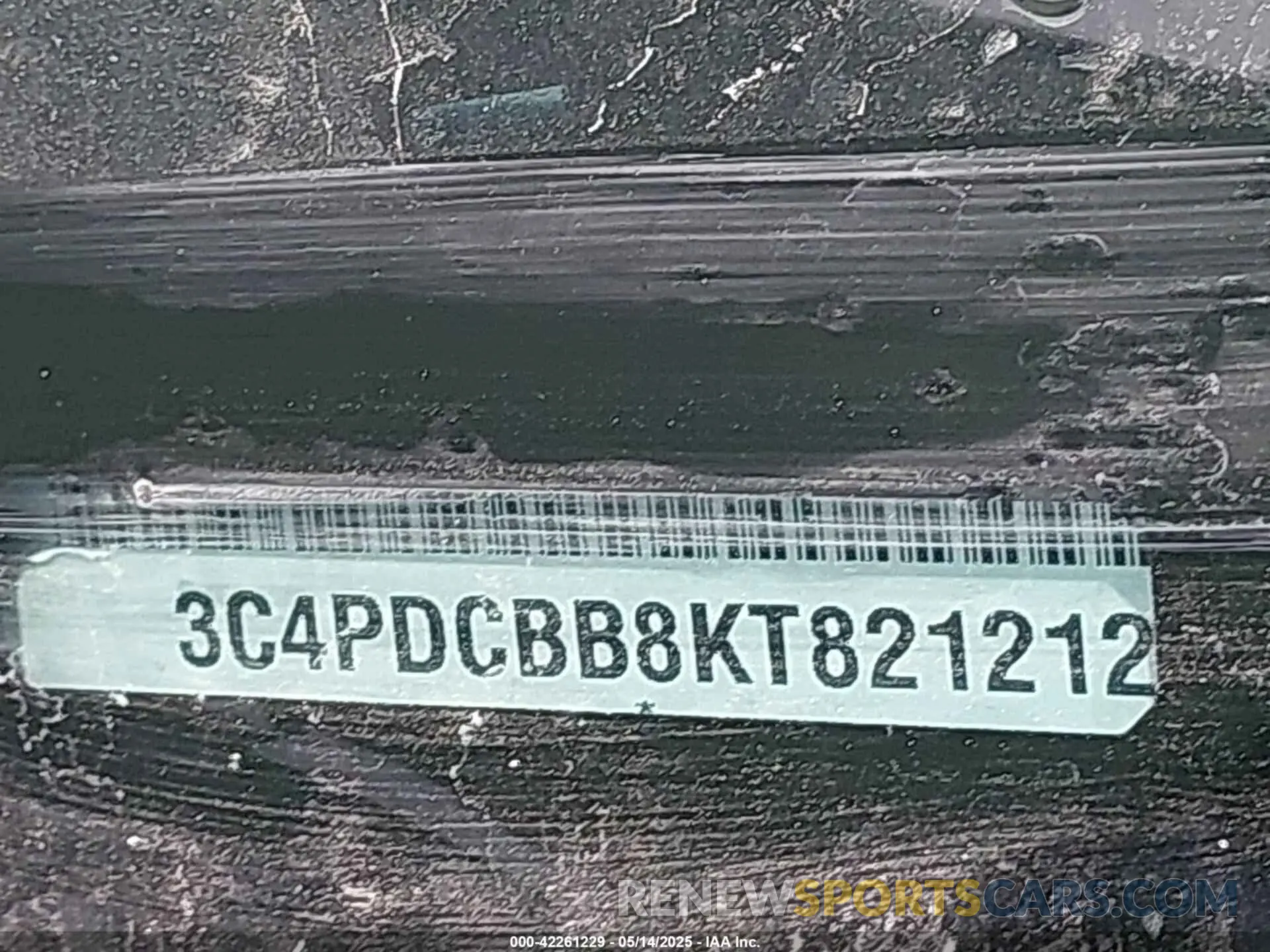 18 Photograph of a damaged car 3C4PDCBB8KT821212 DODGE JOURNEY 2019