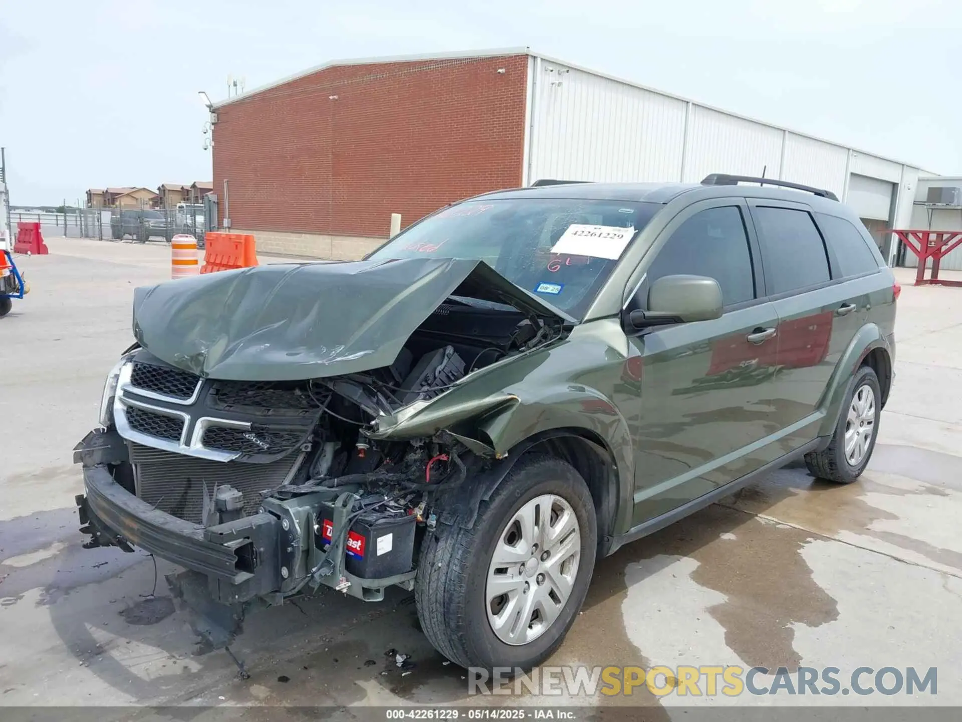 2 Photograph of a damaged car 3C4PDCBB8KT821212 DODGE JOURNEY 2019