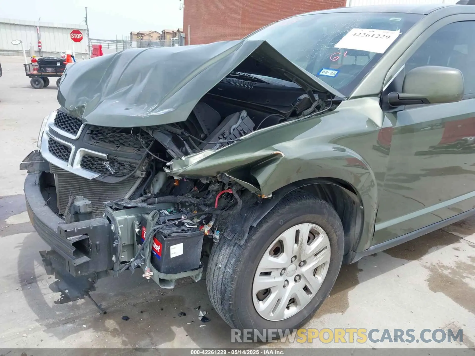 22 Photograph of a damaged car 3C4PDCBB8KT821212 DODGE JOURNEY 2019