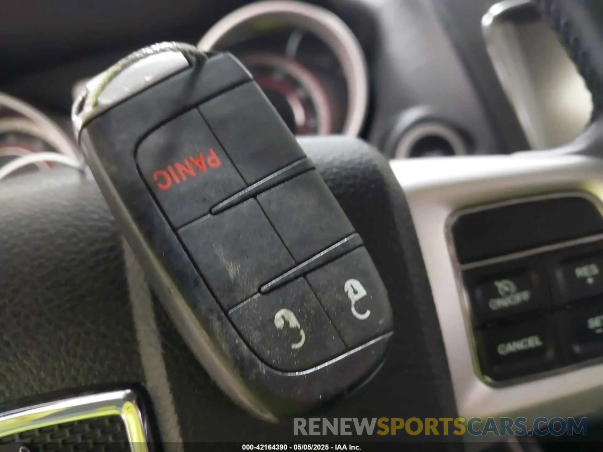 11 Photograph of a damaged car 3C4PDCBB8KT873682 DODGE JOURNEY 2019