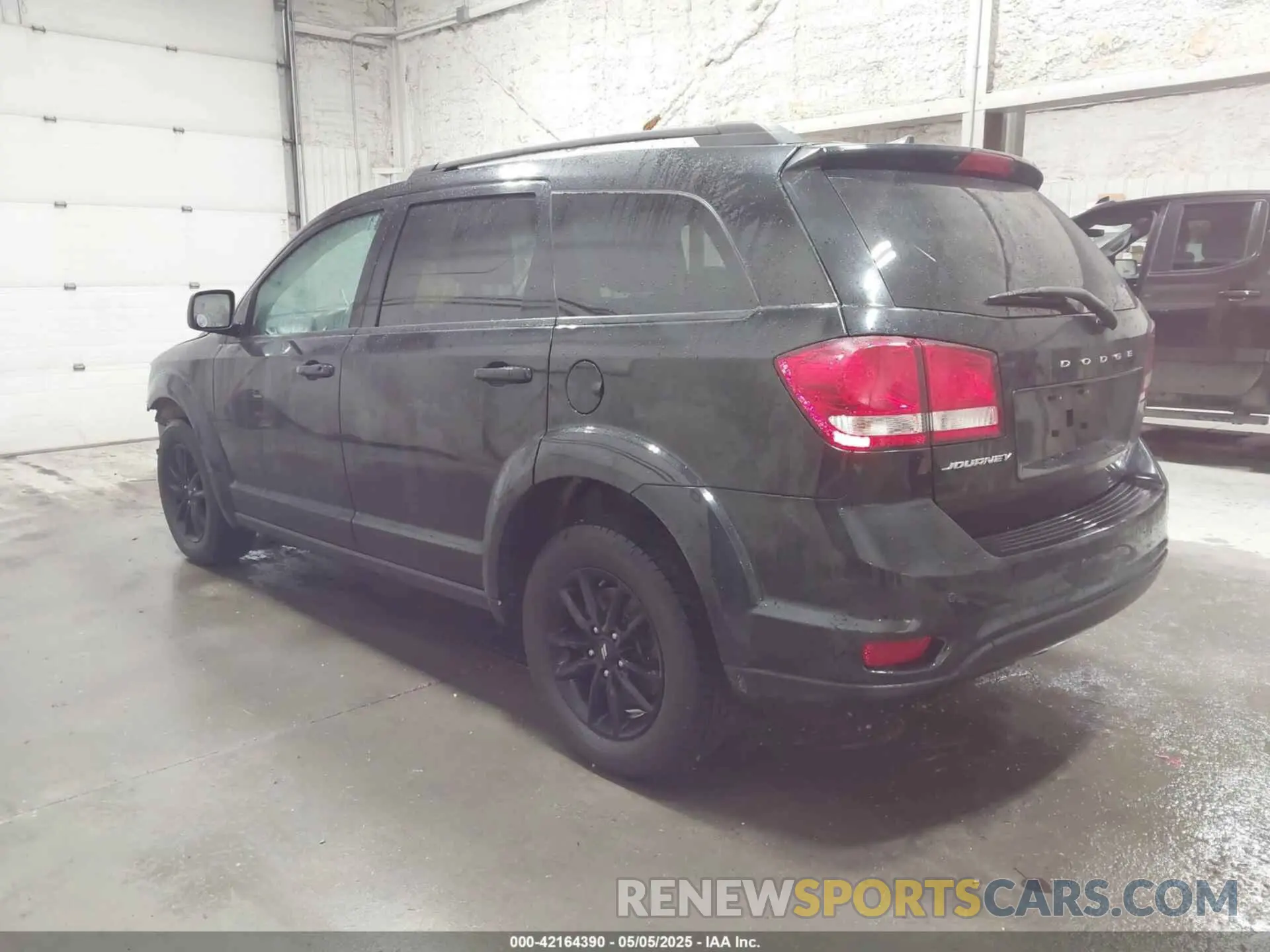 3 Photograph of a damaged car 3C4PDCBB8KT873682 DODGE JOURNEY 2019
