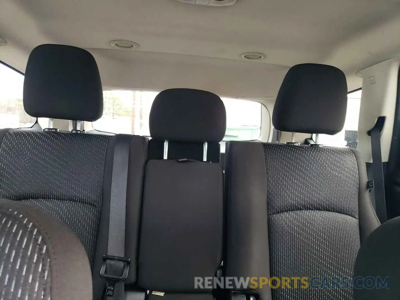 10 Photograph of a damaged car 3C4PDCBB9KT718543 DODGE JOURNEY 2019